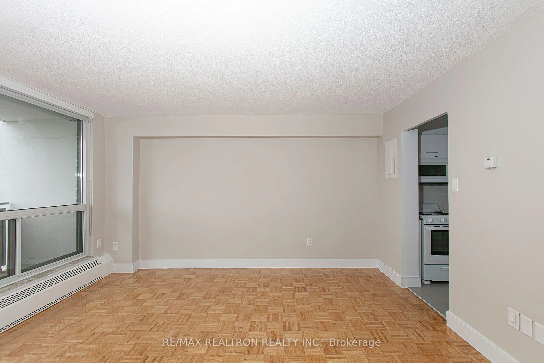 666 Spadina Avenue, #806