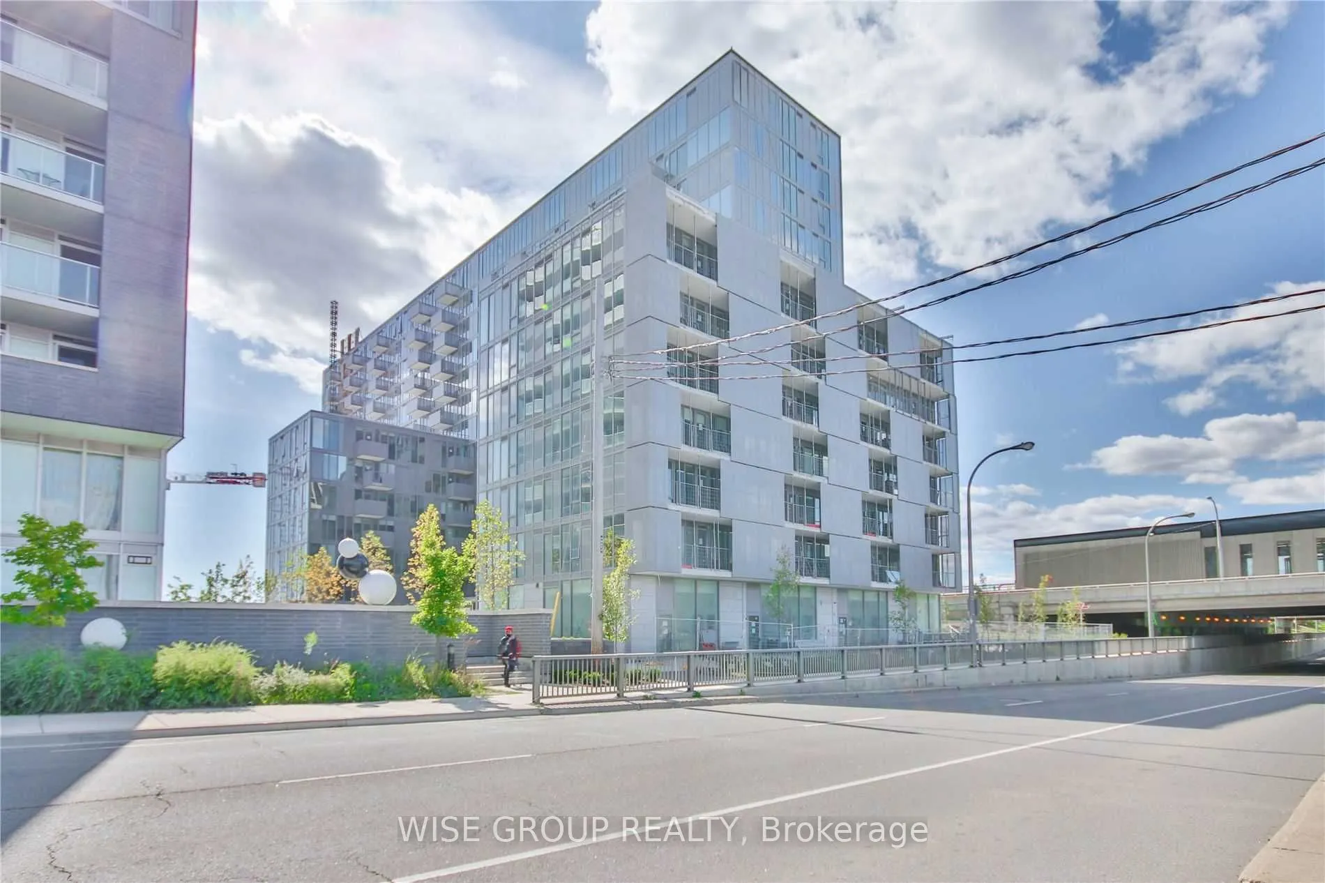 38 Monte Kwinter Court, #1005