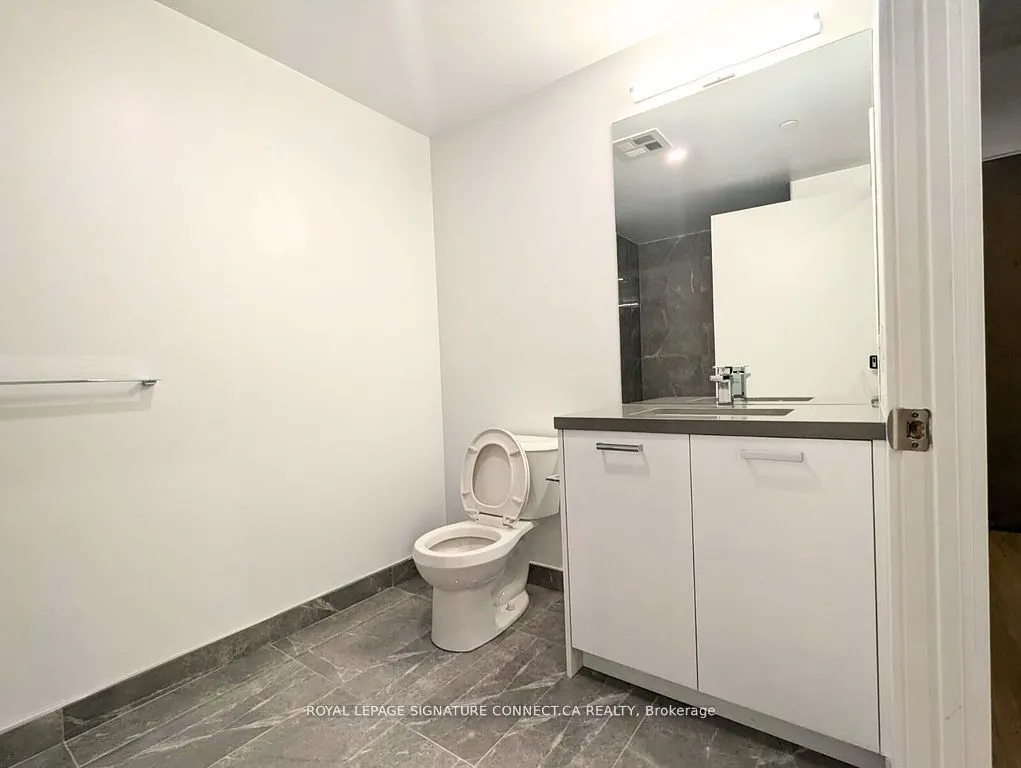195 McCaul Street, #204