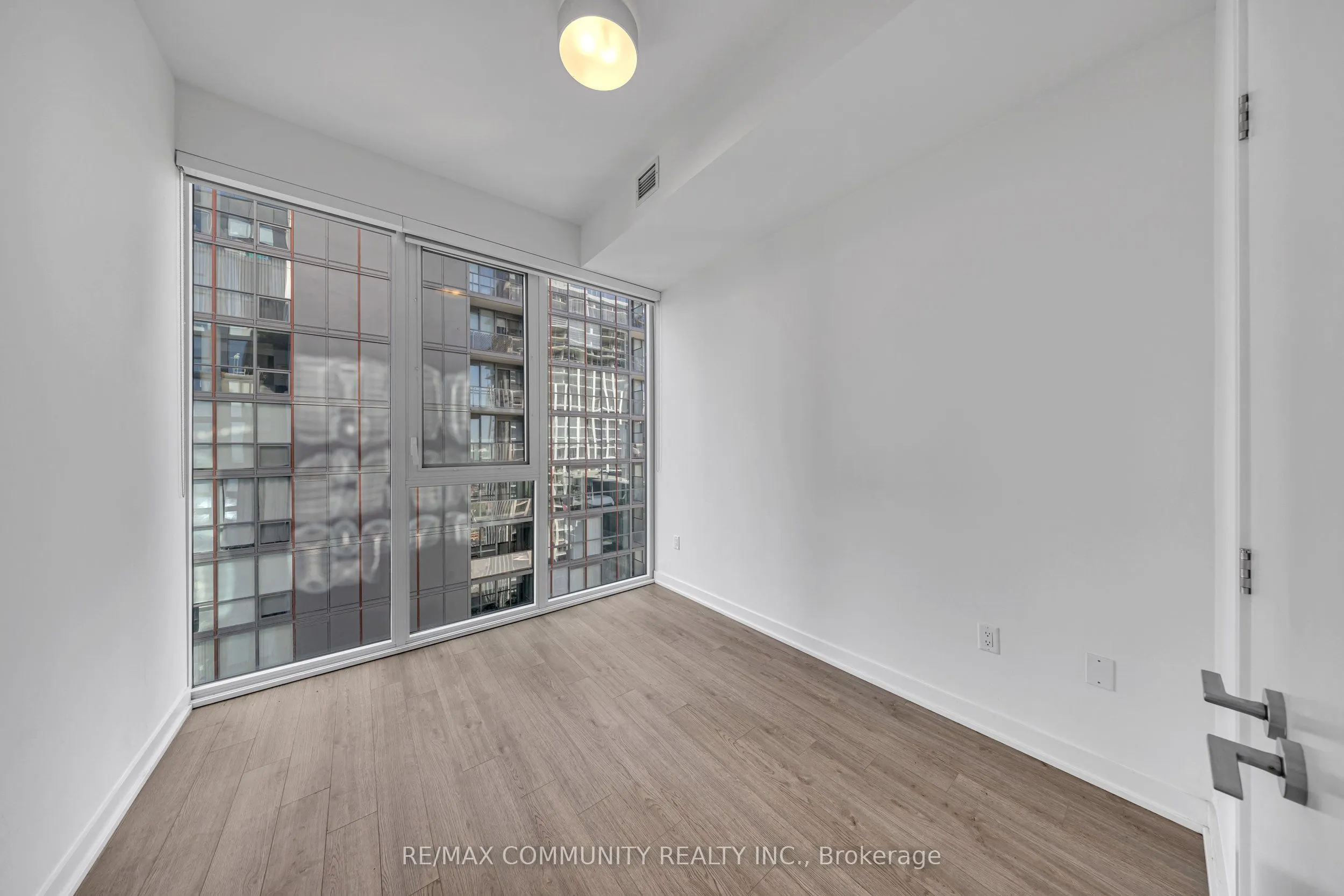 357 King Street W, #3609