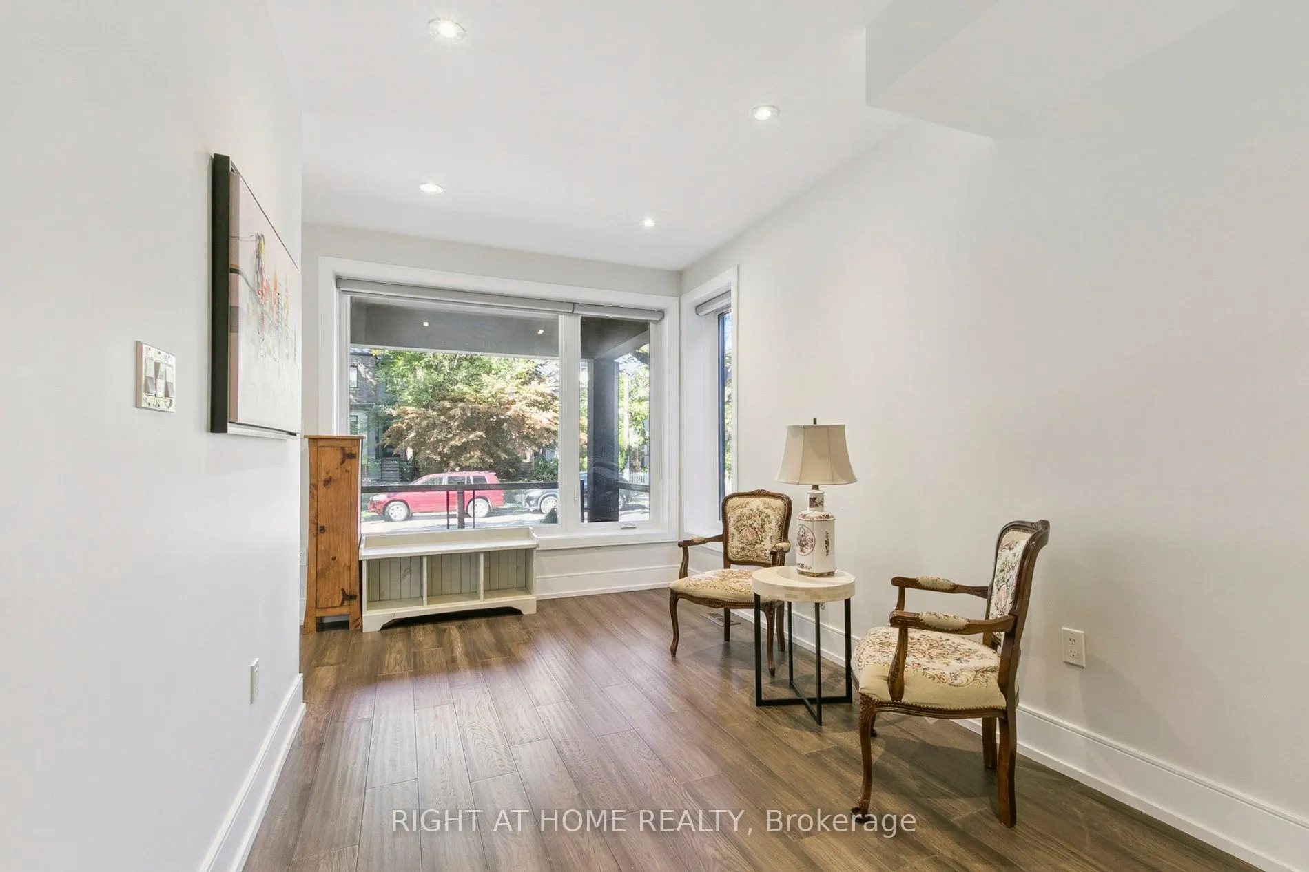 341 Balliol Street E