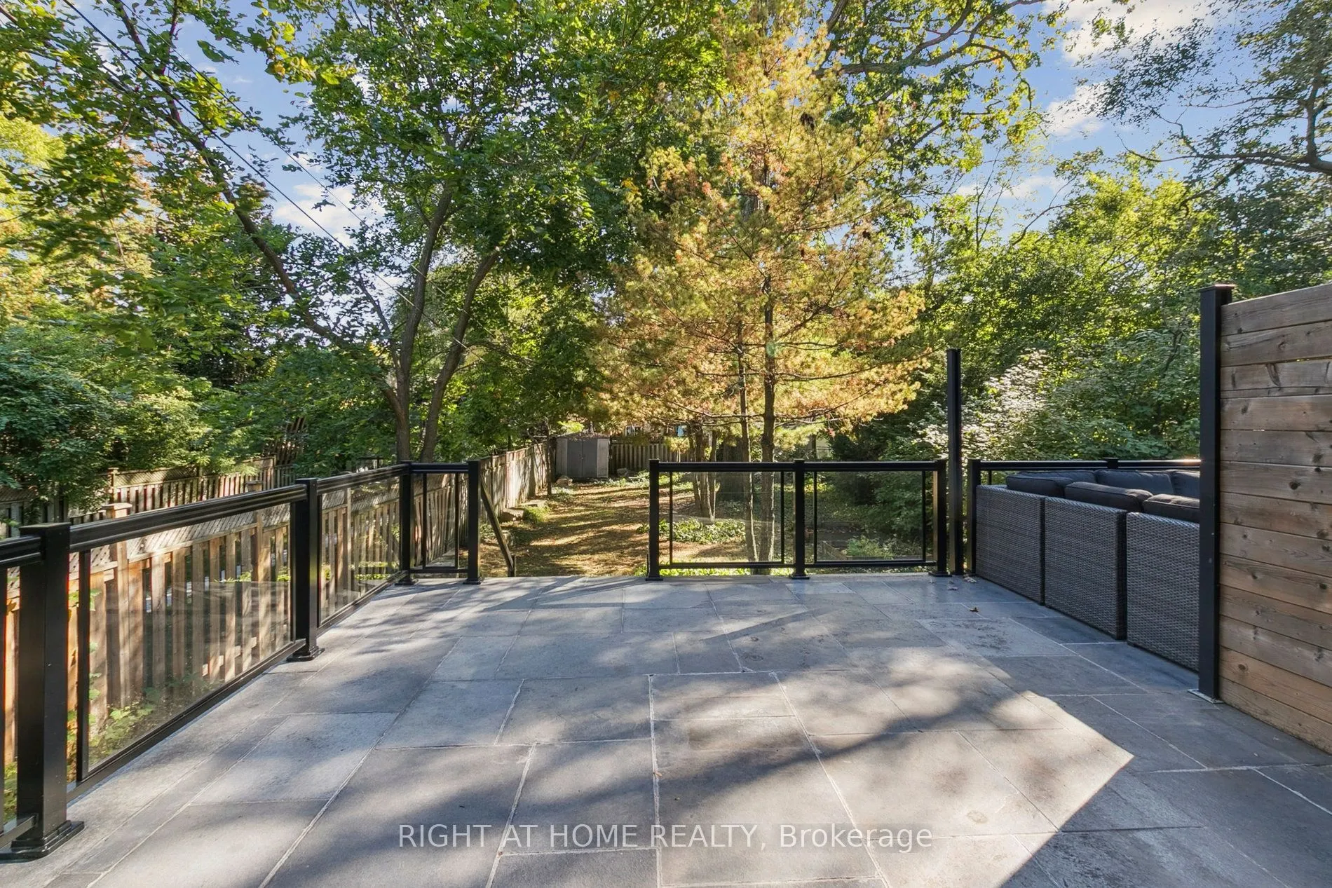 341 Balliol Street E