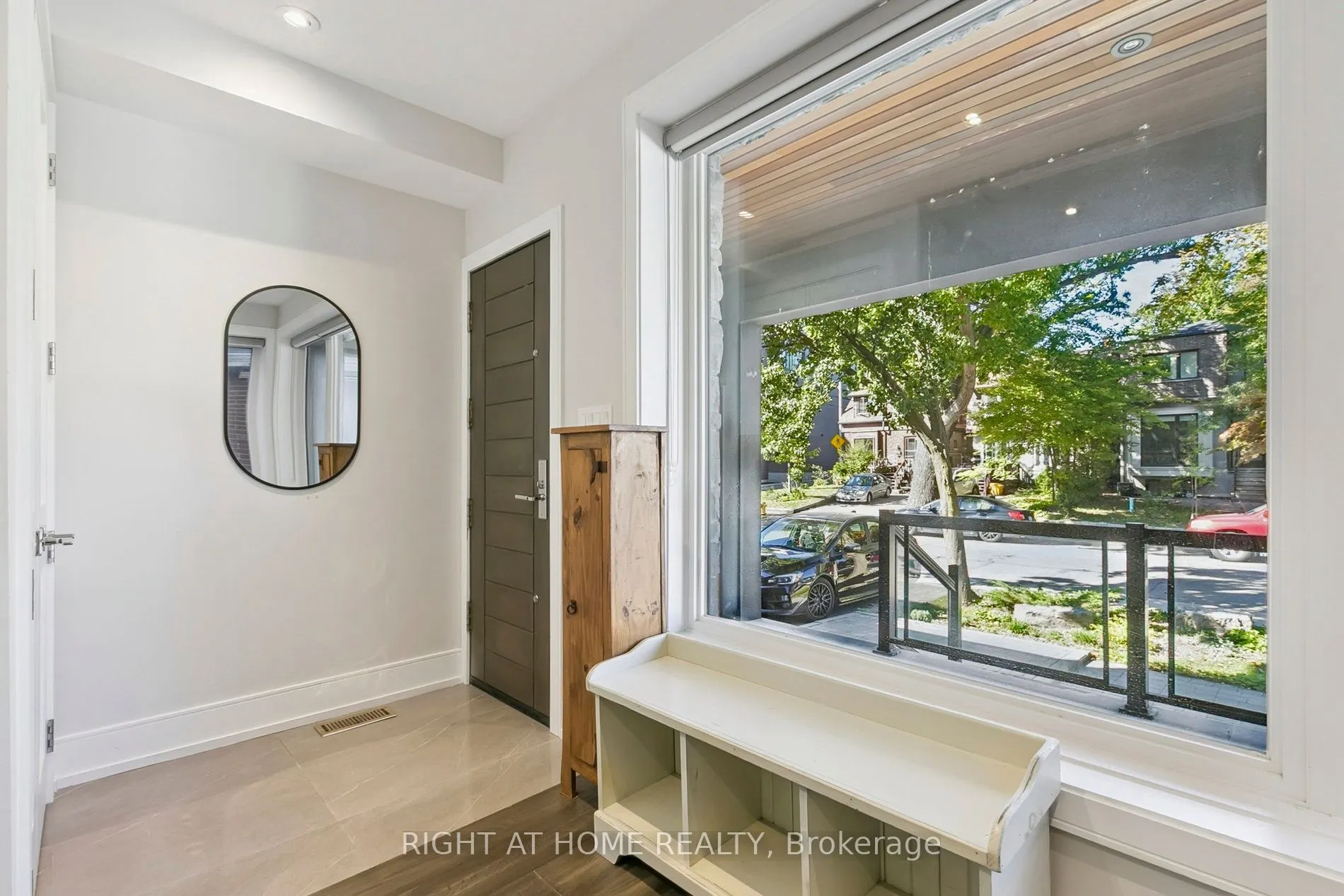 341 Balliol Street E