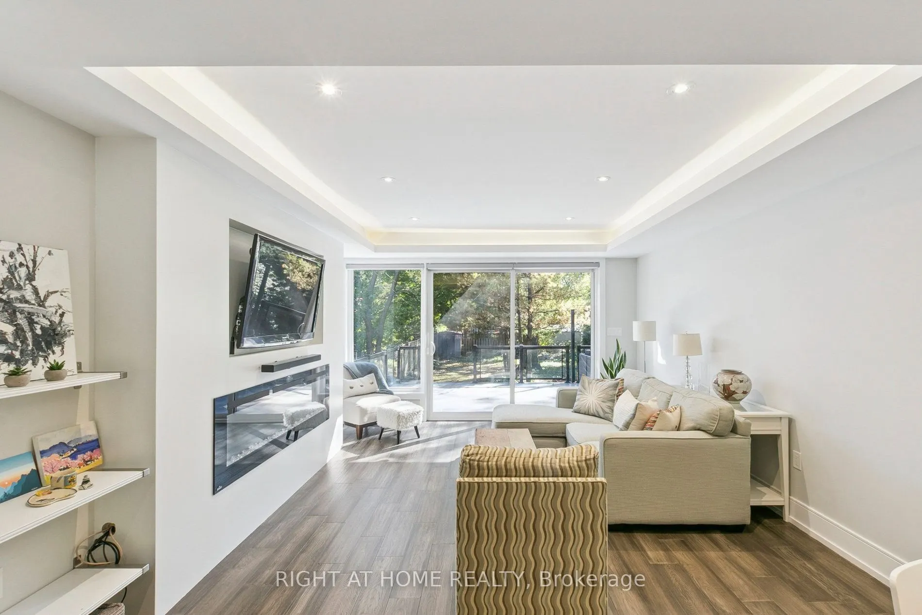341 Balliol Street E