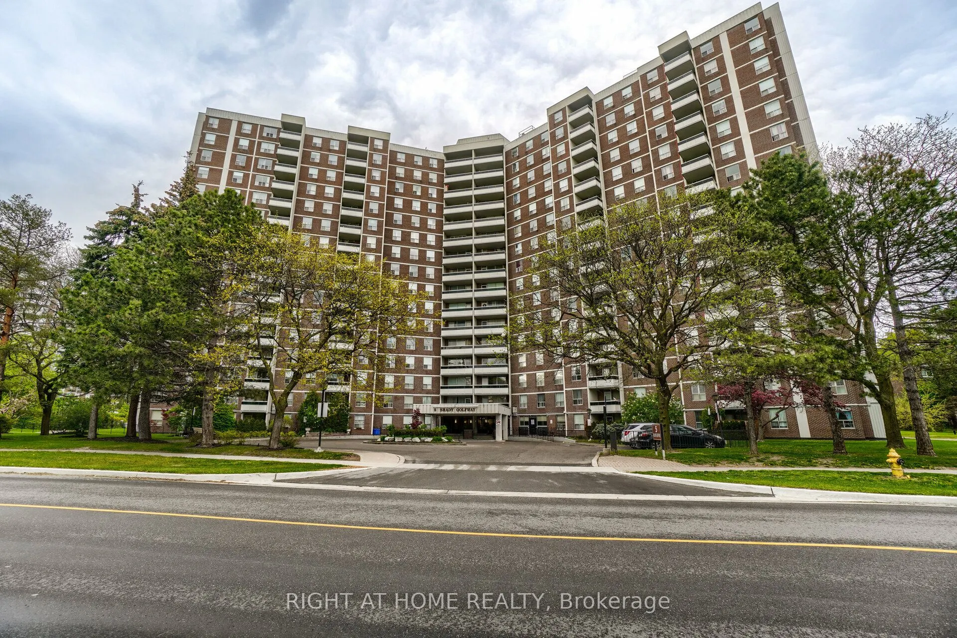 5 Shady Golfway, #1607