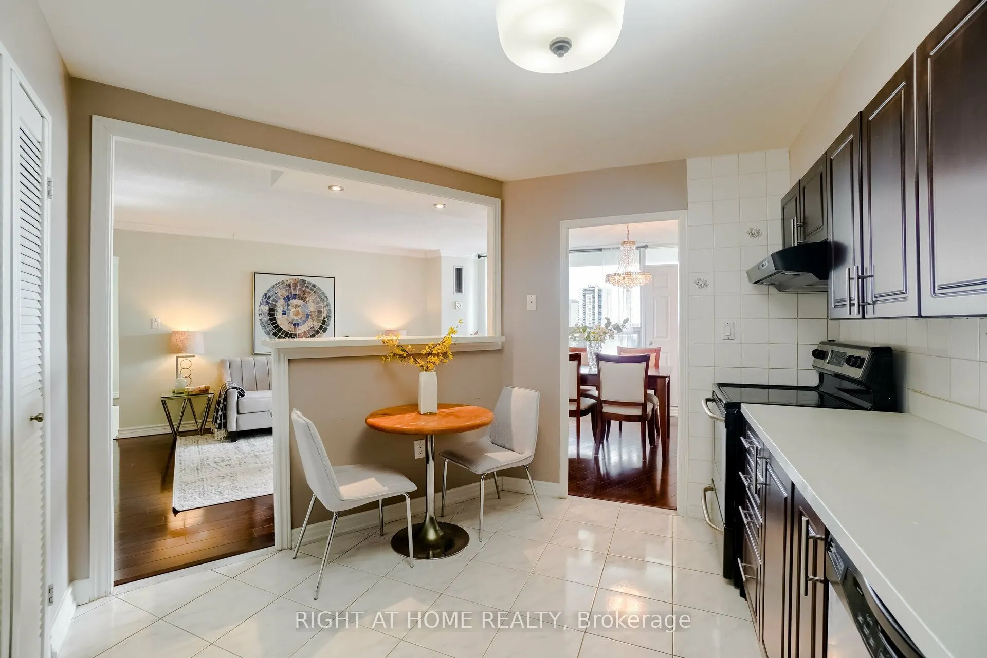 5 Shady Golfway, #1607