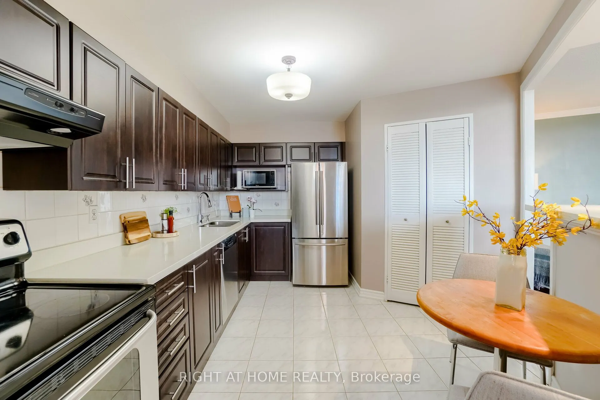 5 Shady Golfway, #1607
