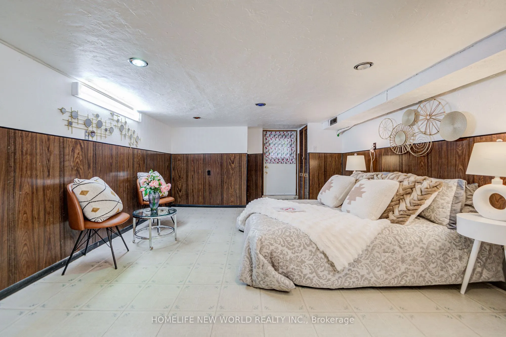 726 Adelaide Street W