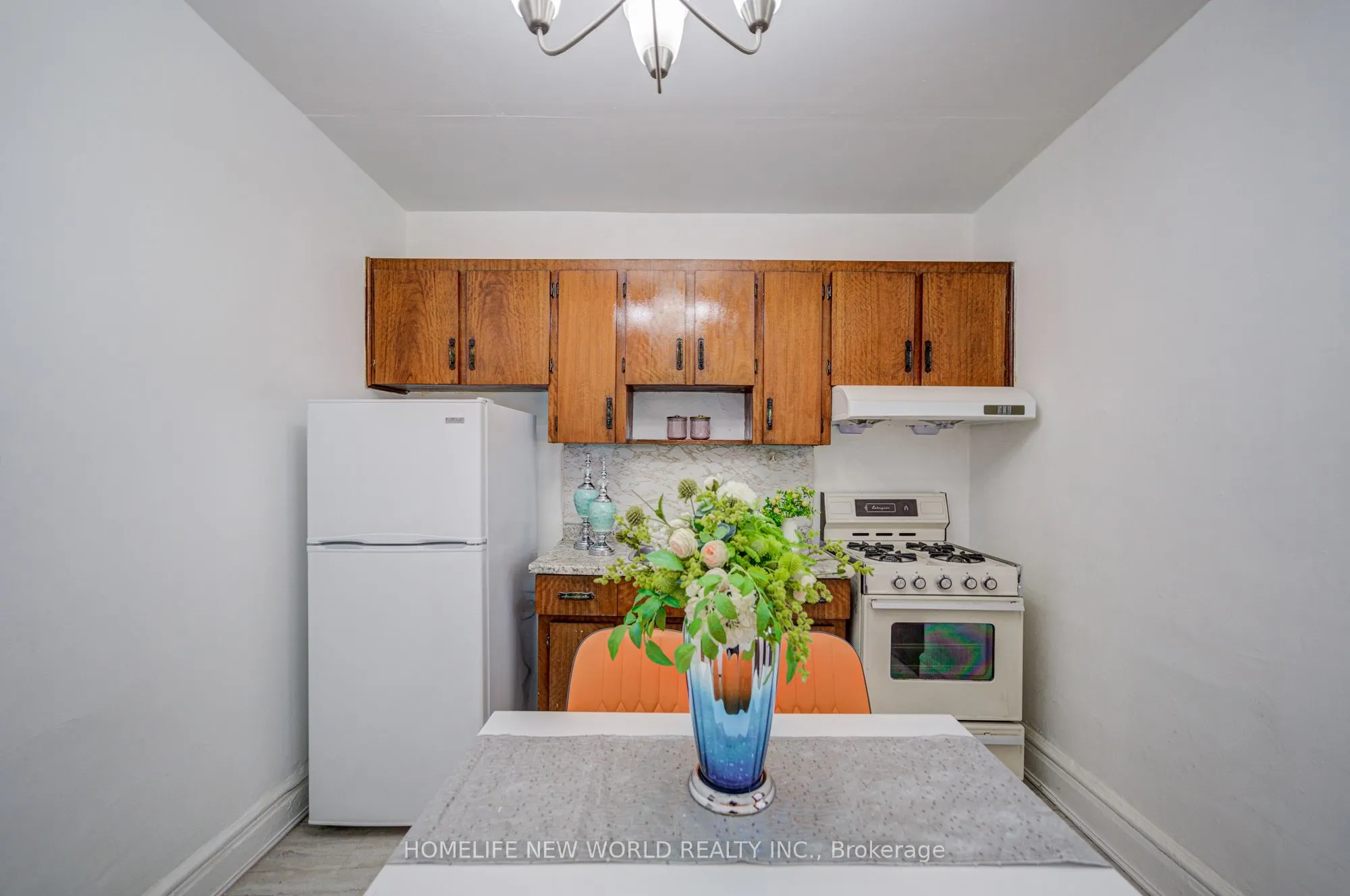 726 Adelaide Street W