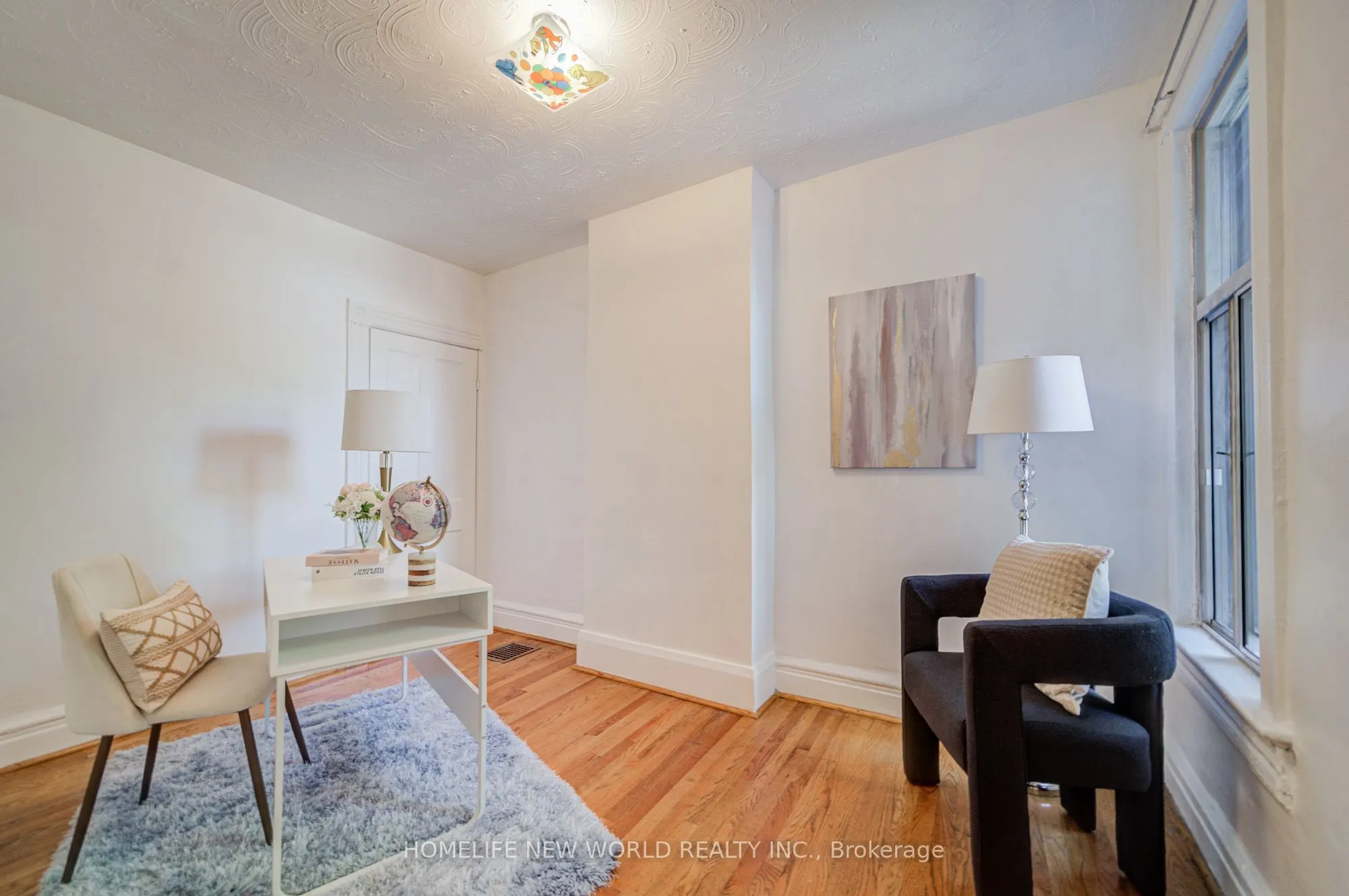 726 Adelaide Street W