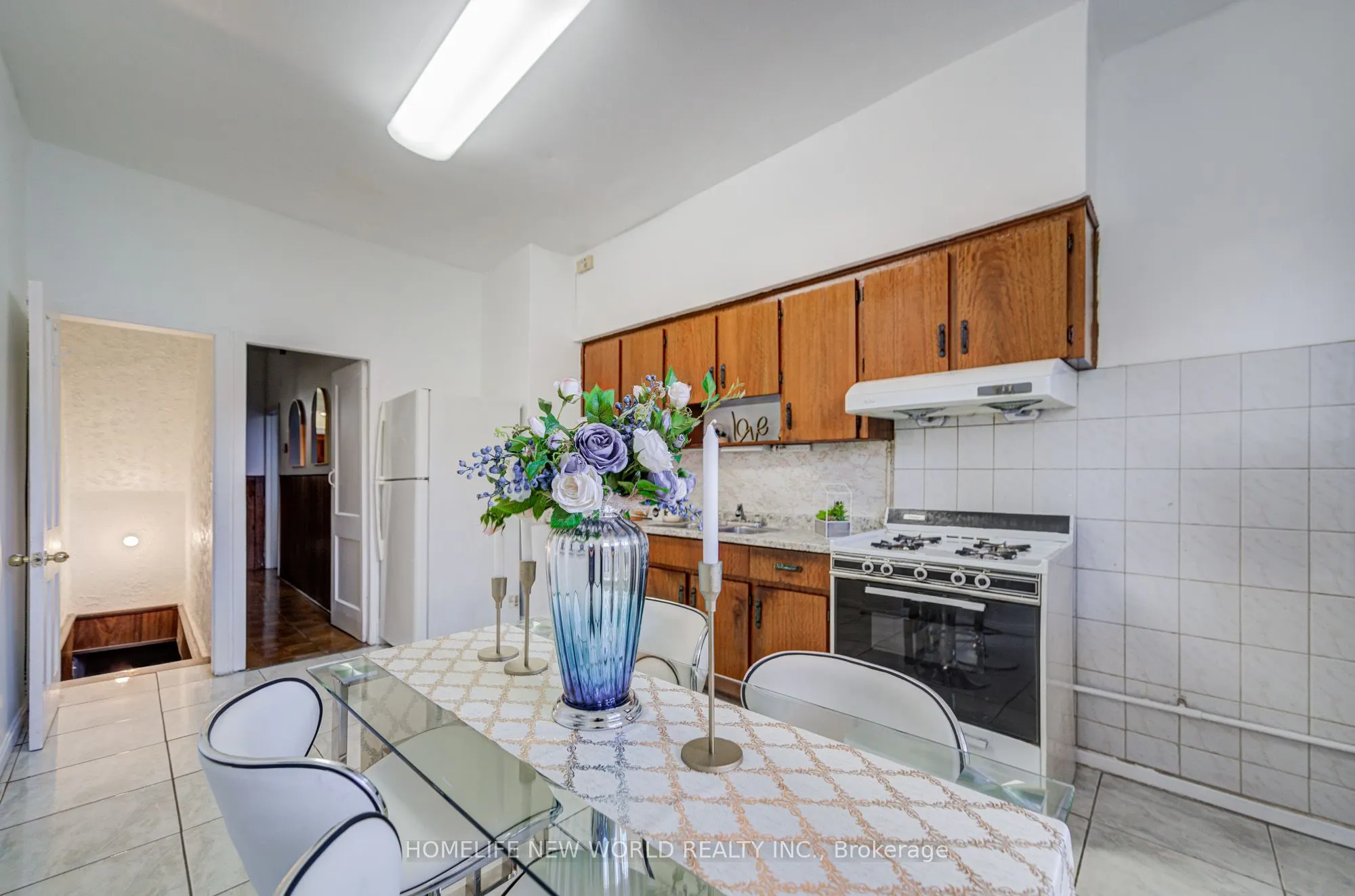 726 Adelaide Street W