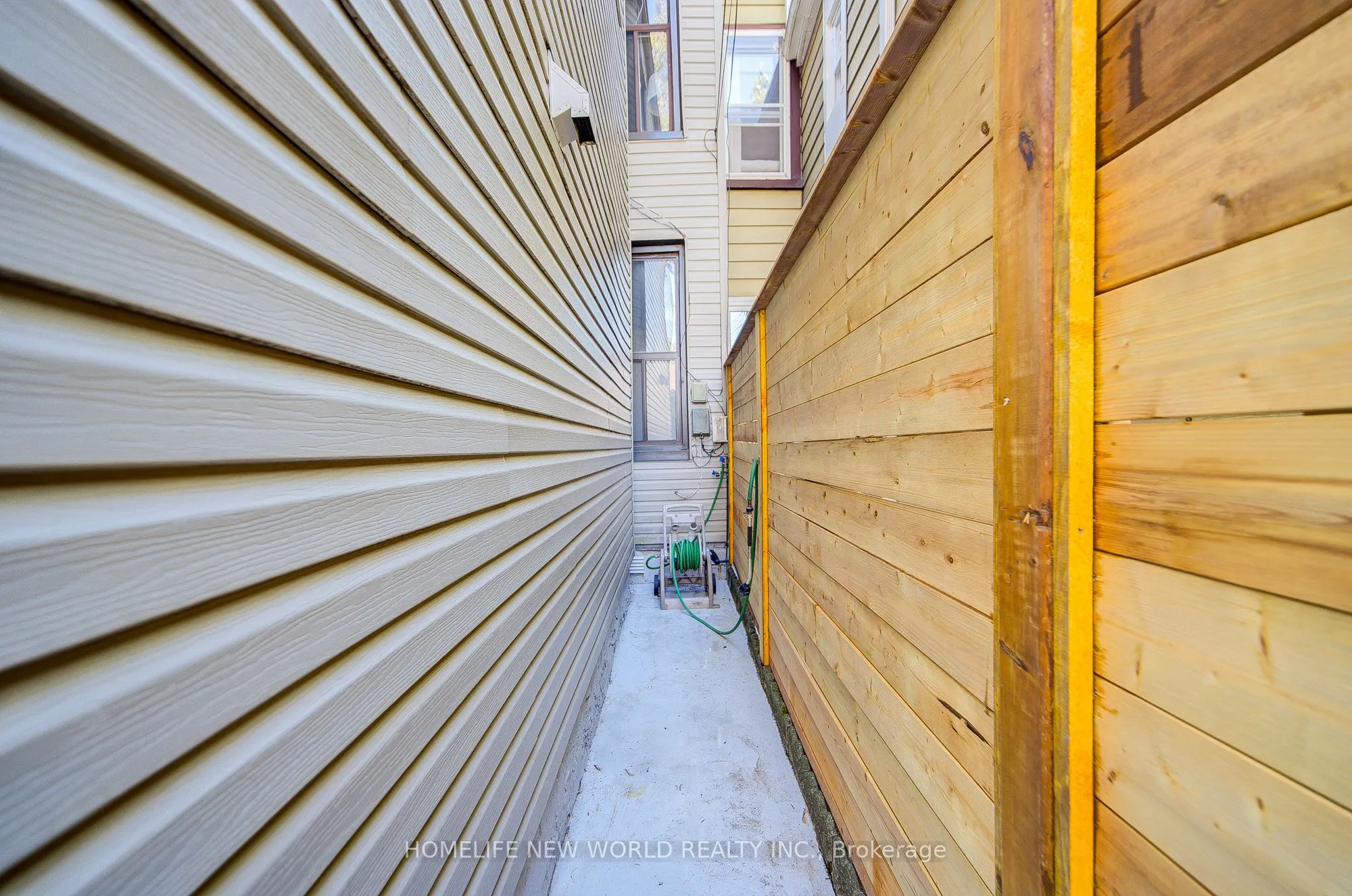 726 Adelaide Street W