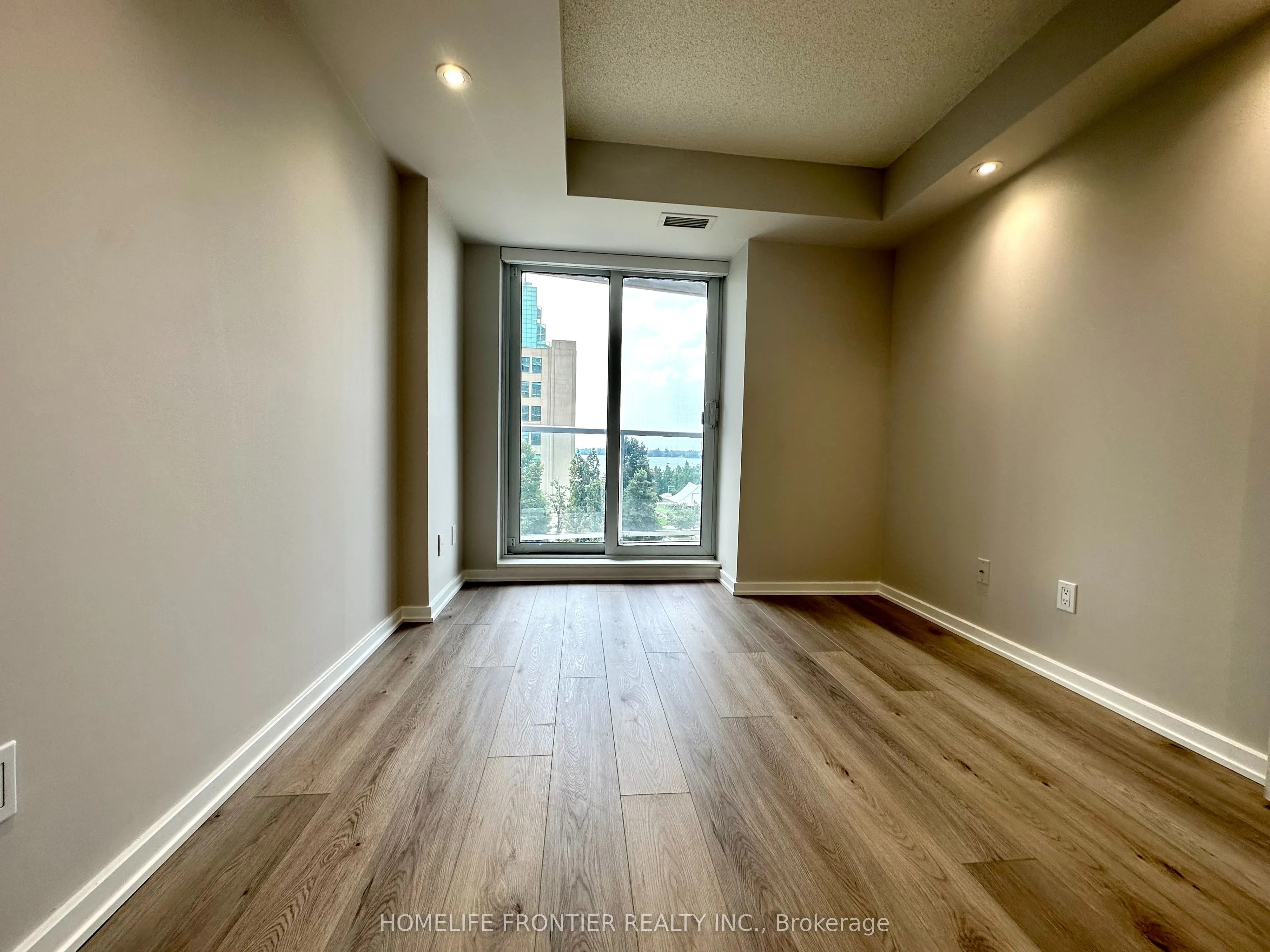 208 Queens Quay W, #507