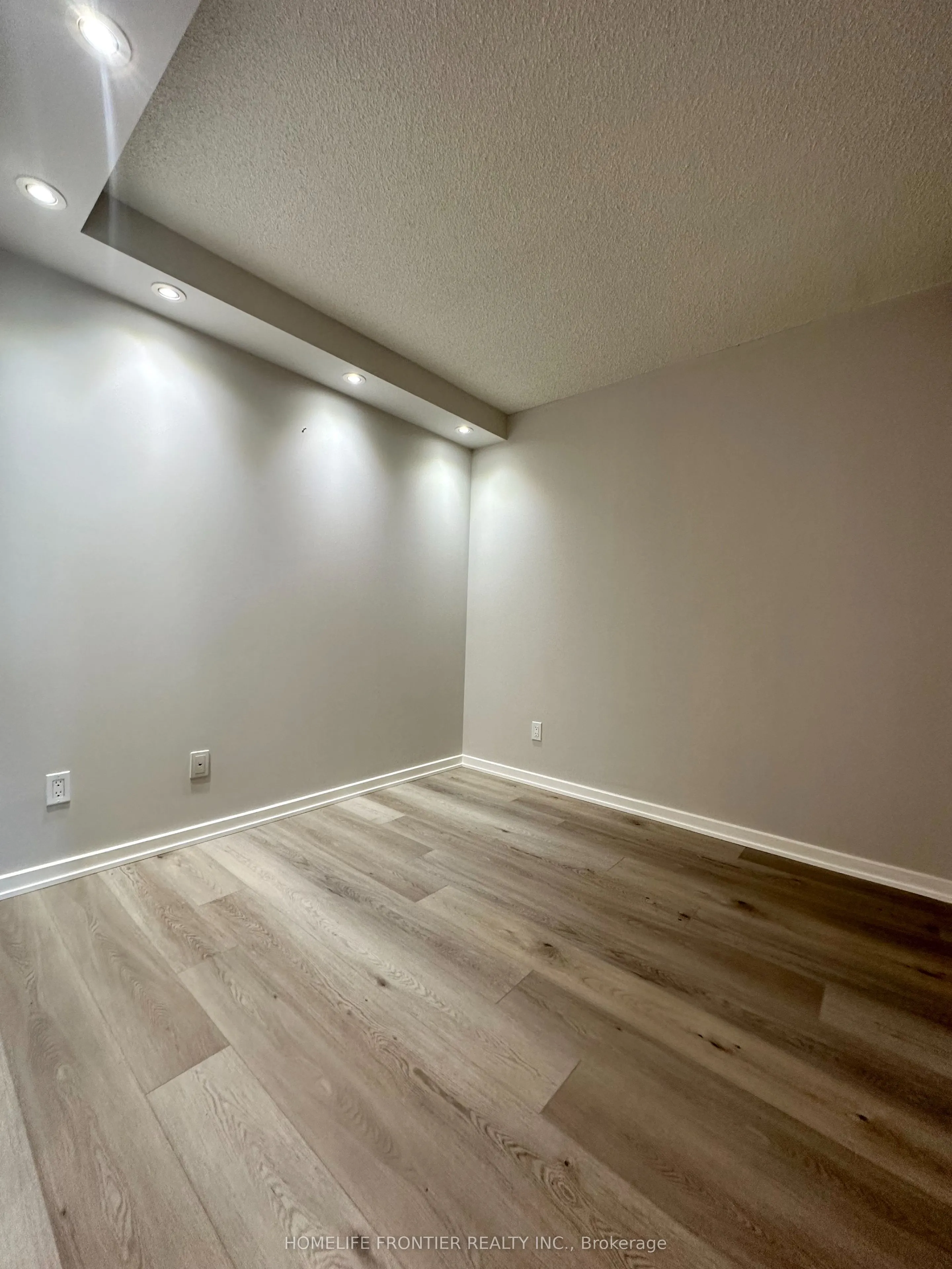 208 Queens Quay W, #507