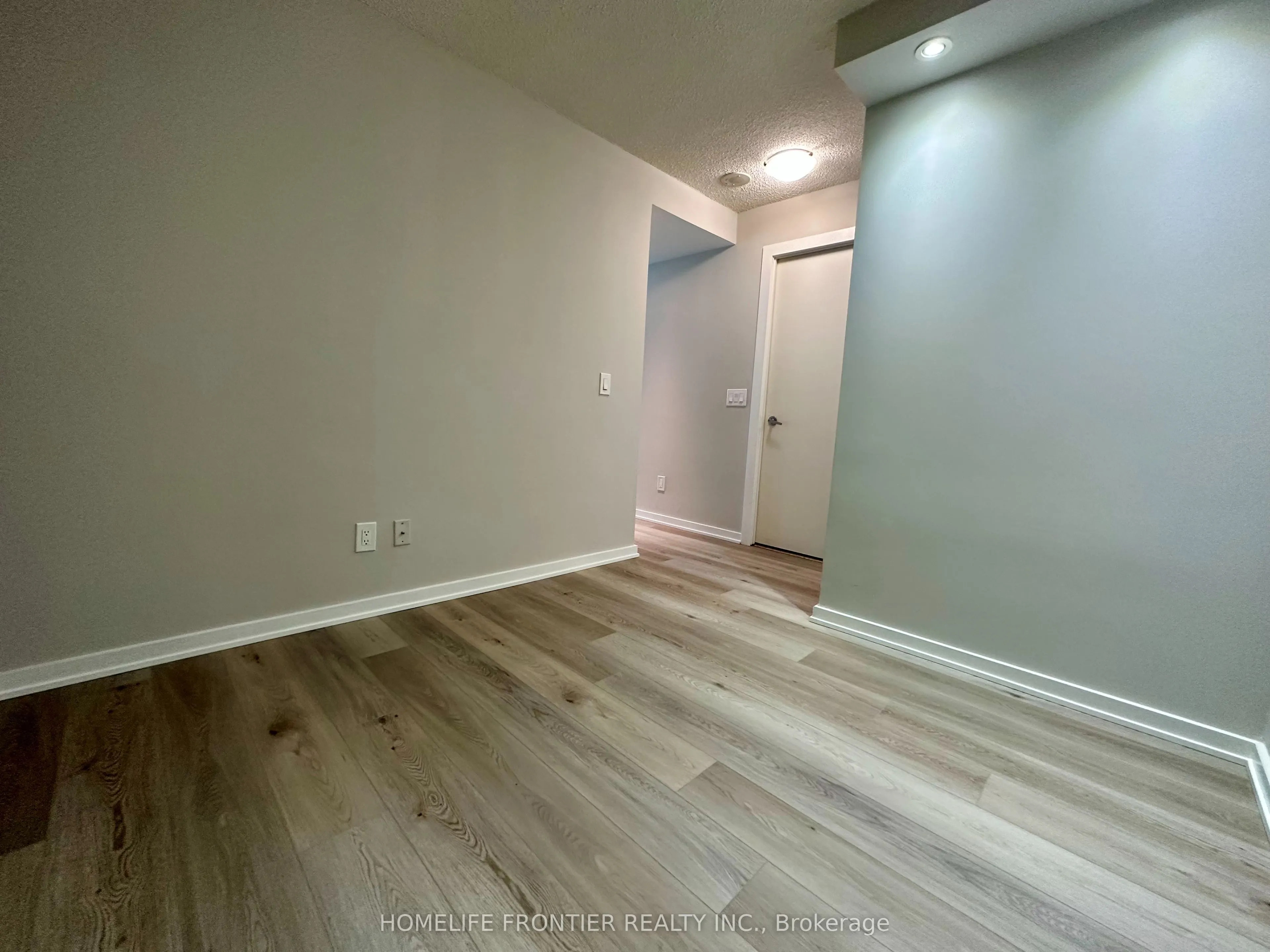 208 Queens Quay W, #507