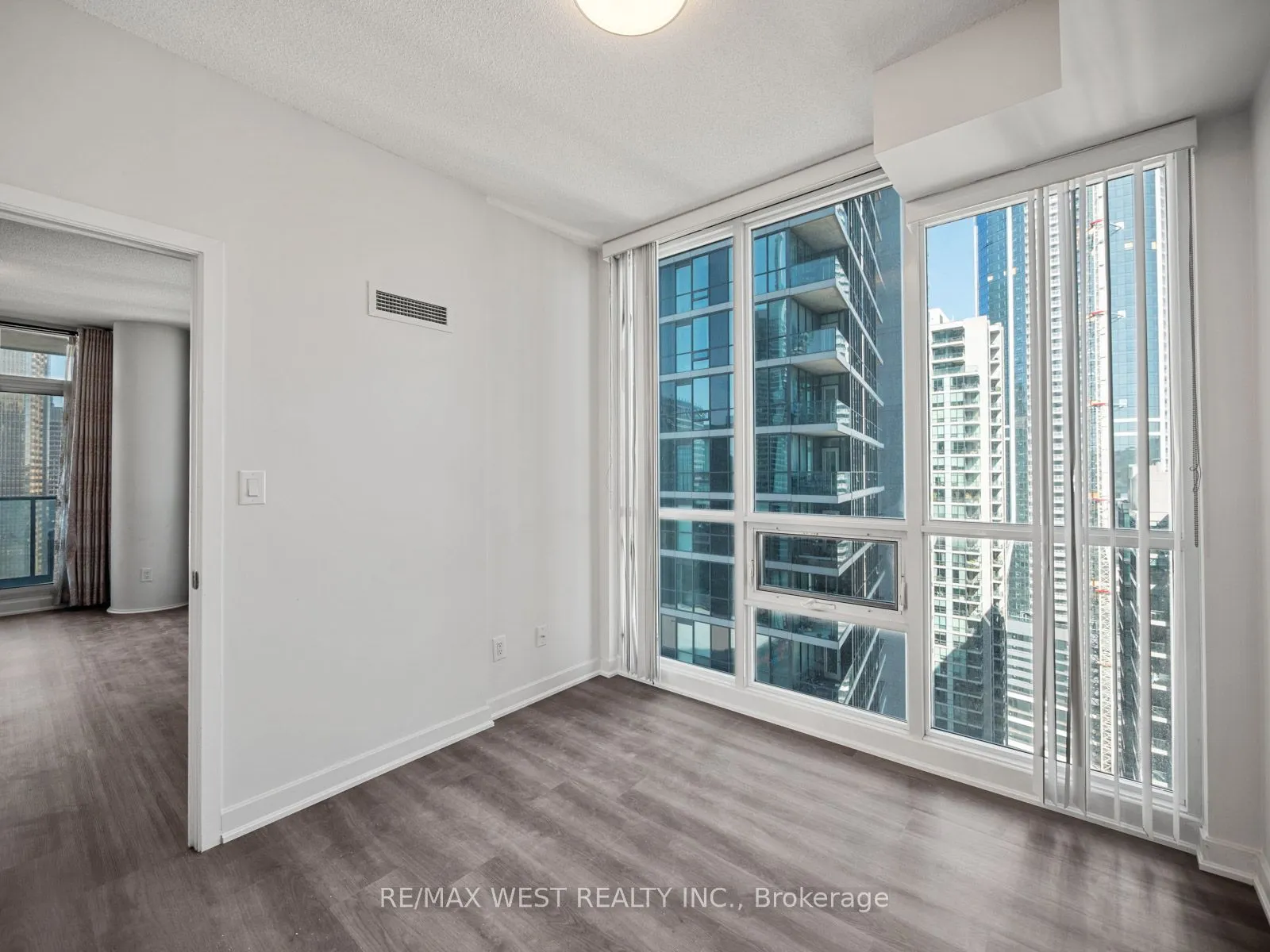 33 Bay Street, #3104