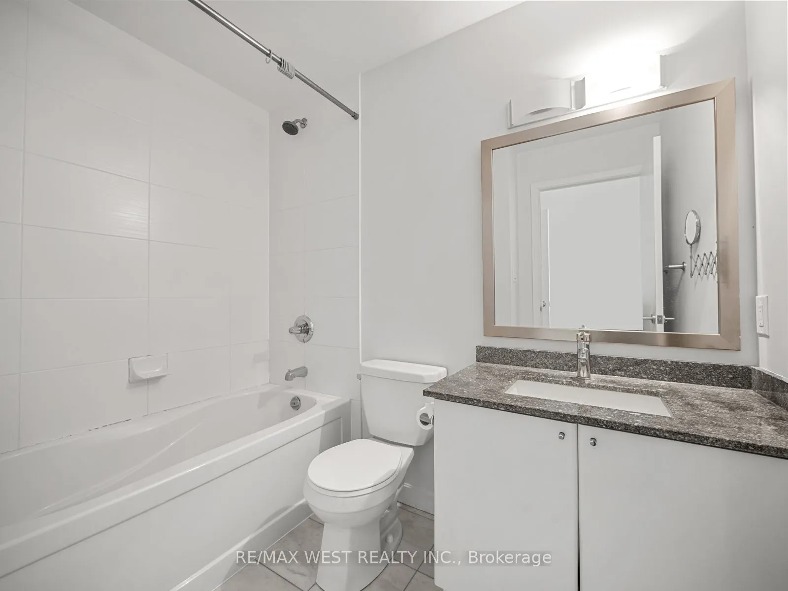 33 Bay Street, #3104