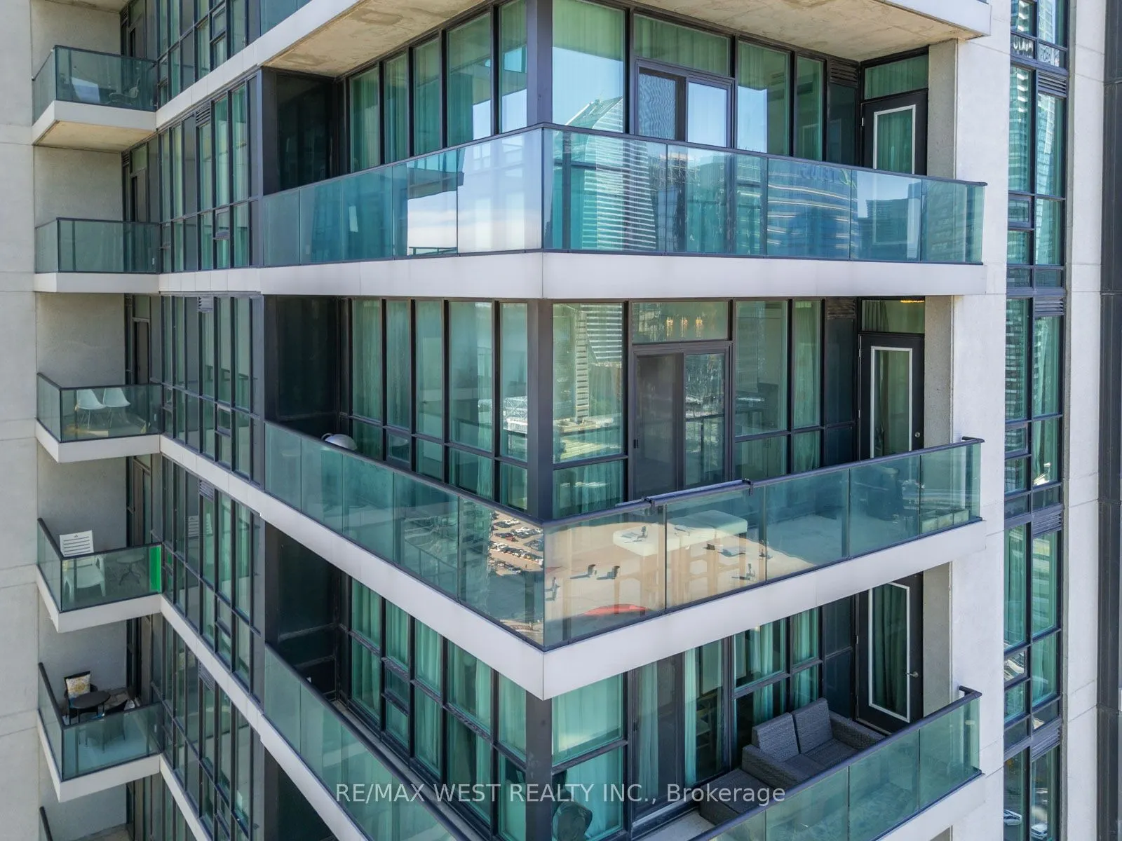 33 Bay Street, #3104