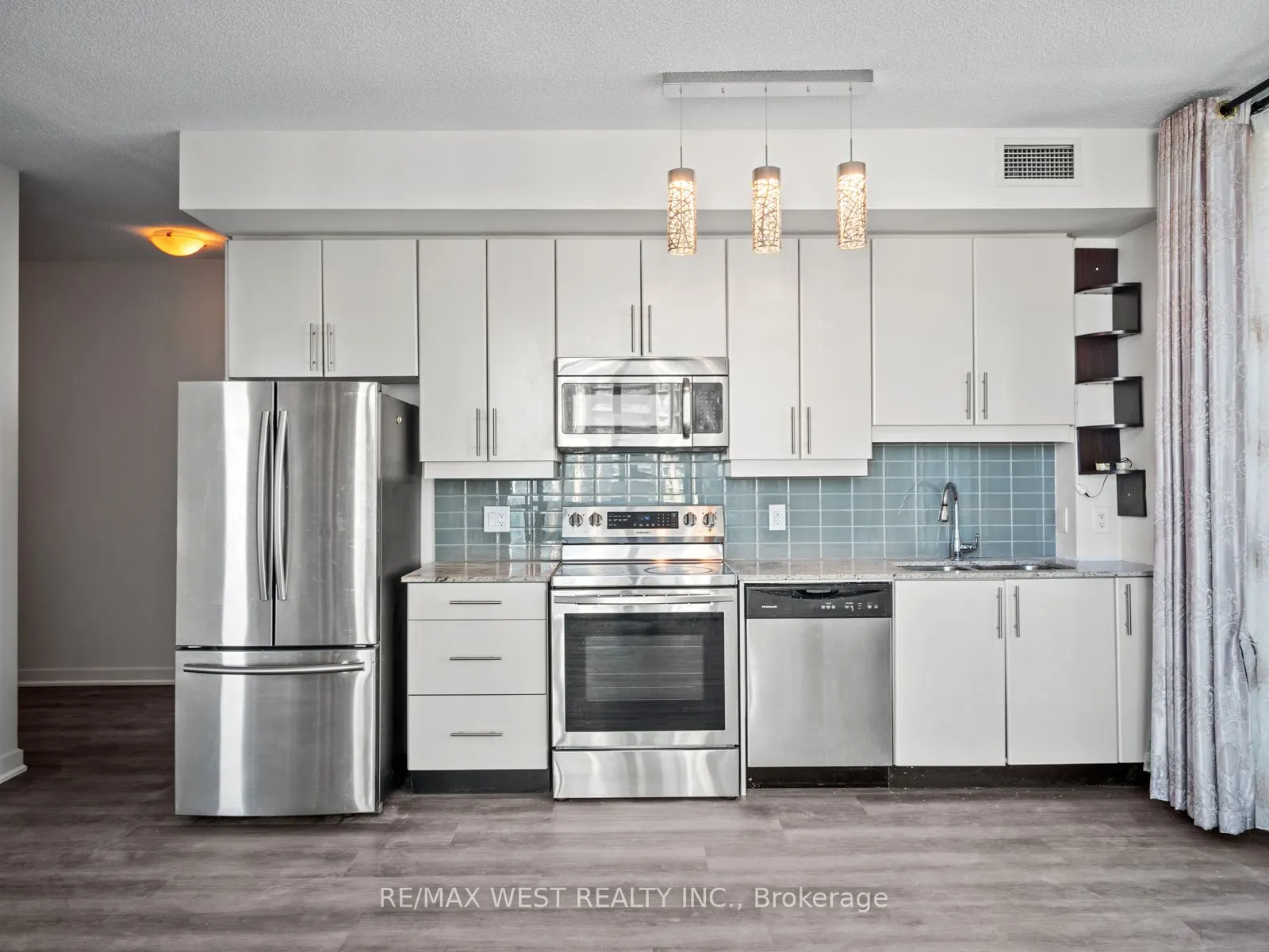 33 Bay Street, #3104