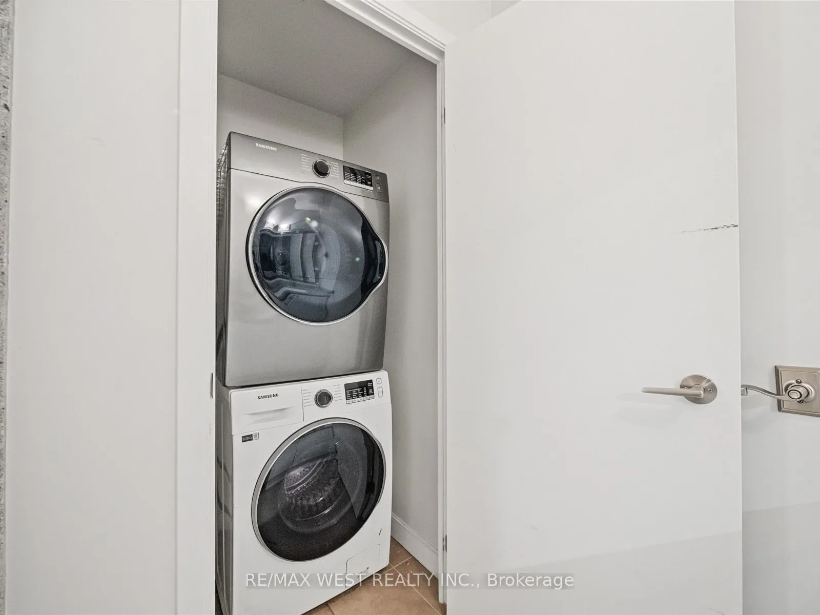 33 Bay Street, #3104