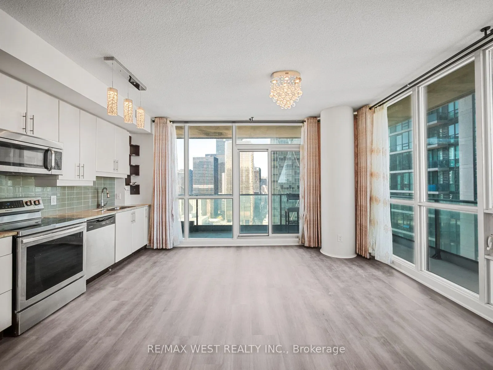 33 Bay Street, #3104