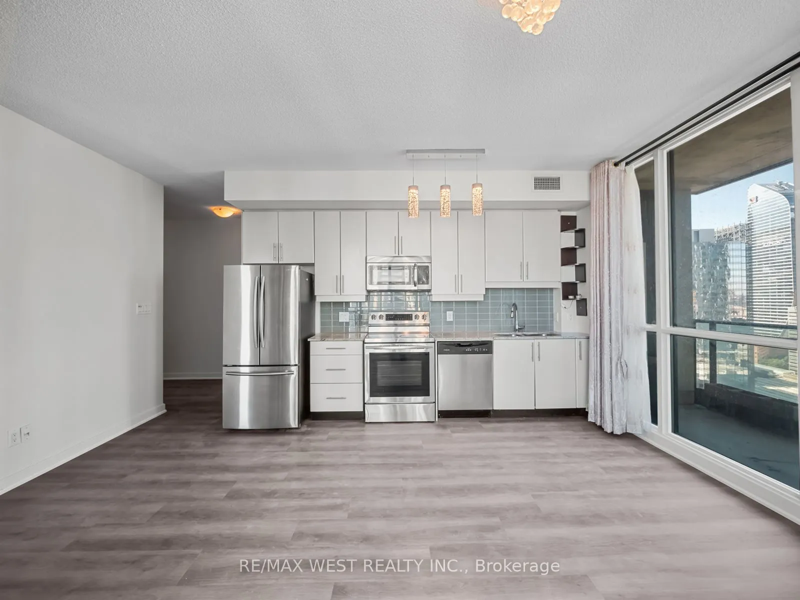 33 Bay Street, #3104