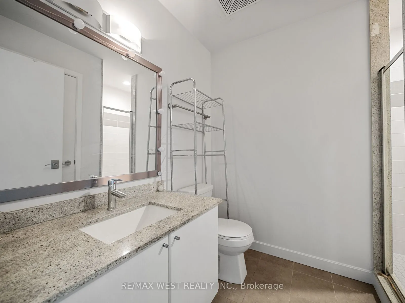 33 Bay Street, #3104