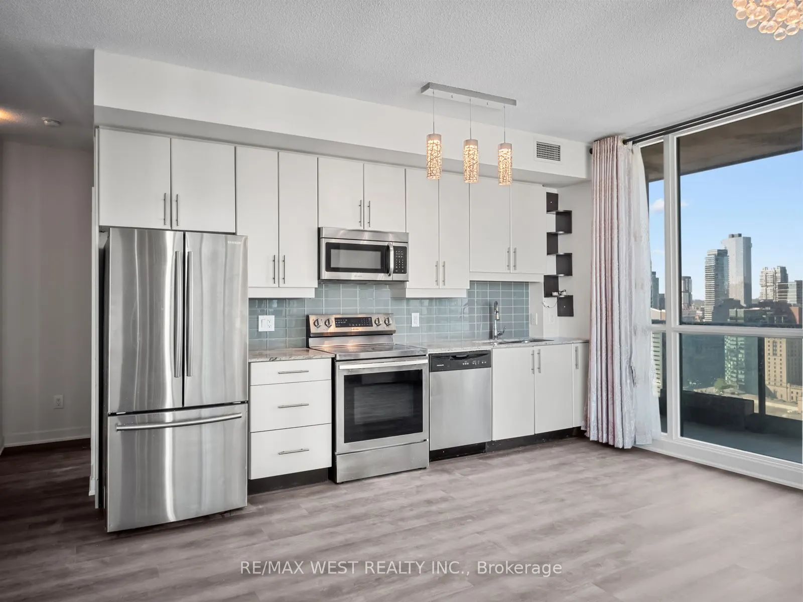 33 Bay Street, #3104