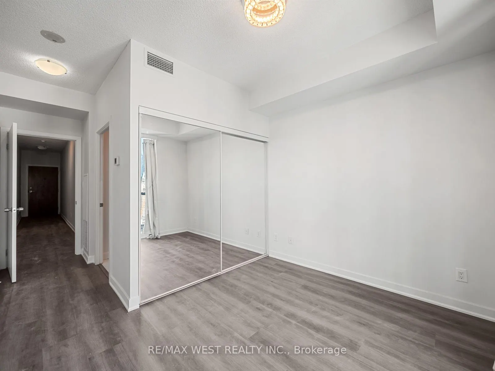 33 Bay Street, #3104