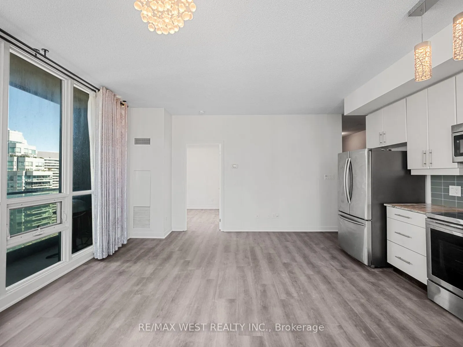 33 Bay Street, #3104