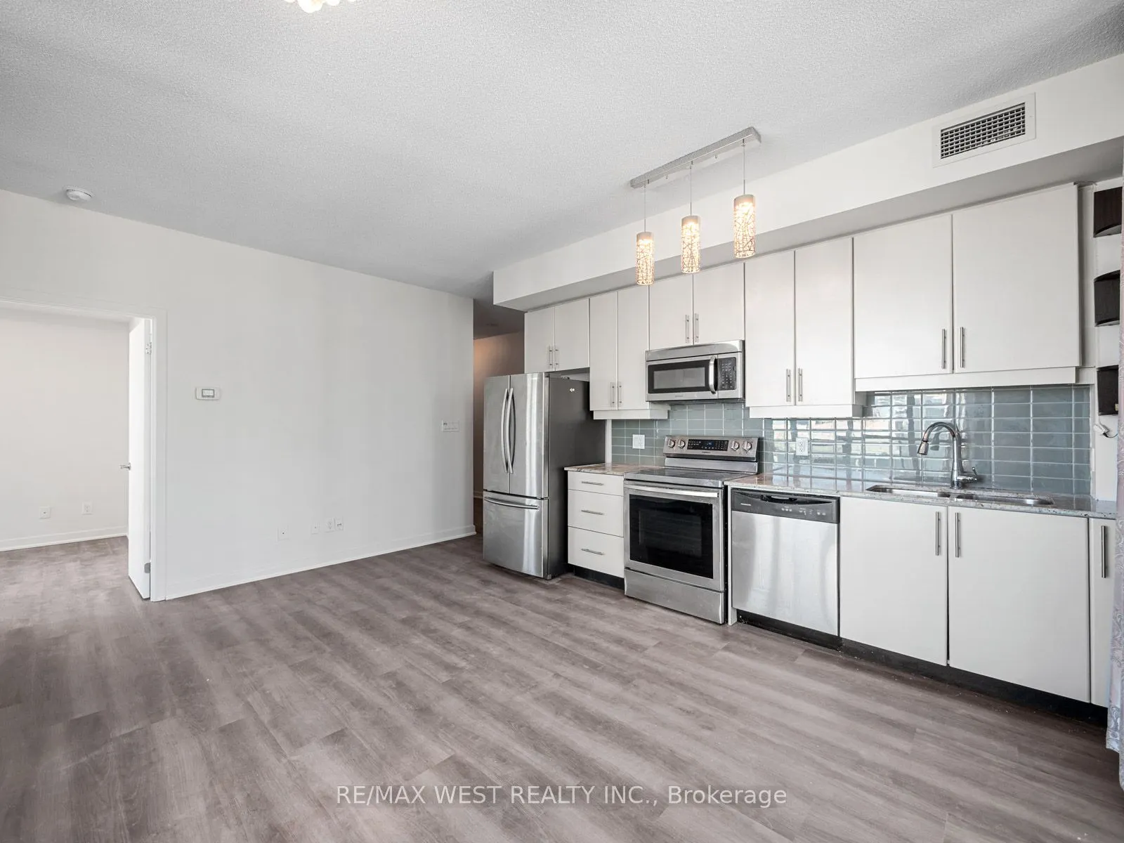 33 Bay Street, #3104