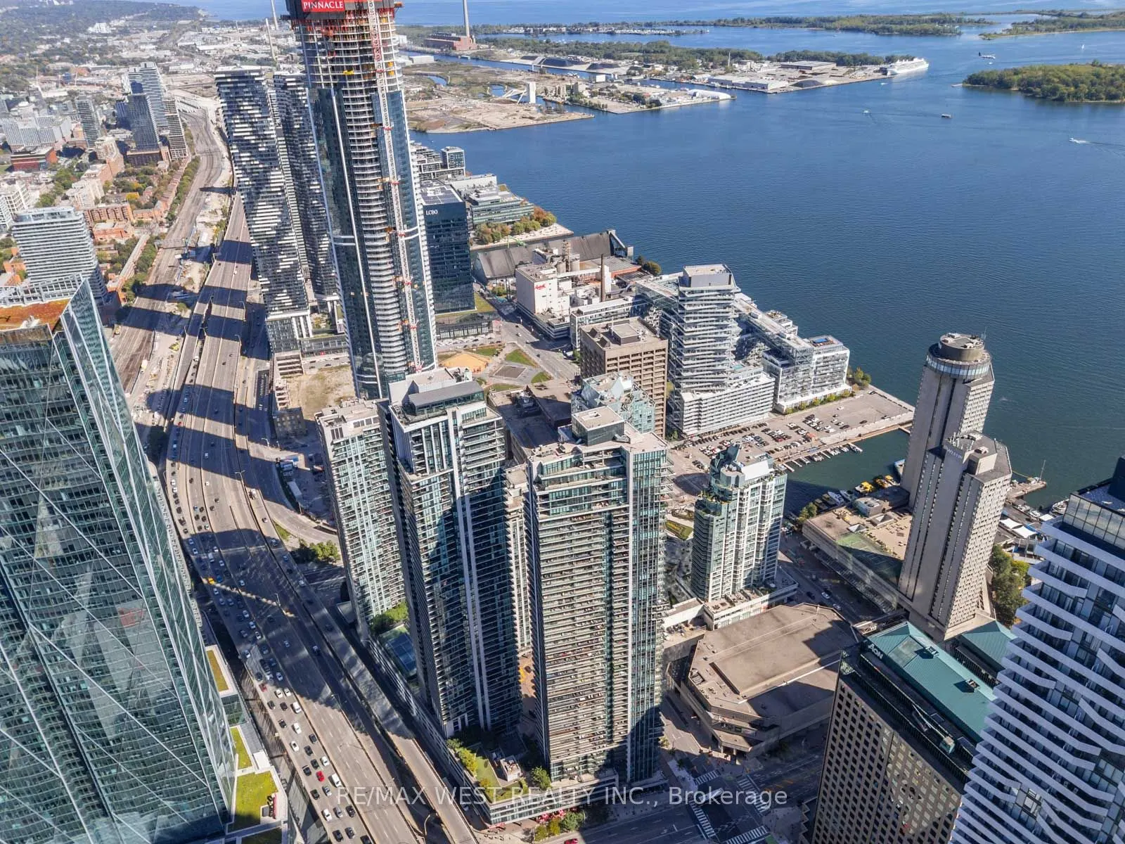 33 Bay Street, #3104