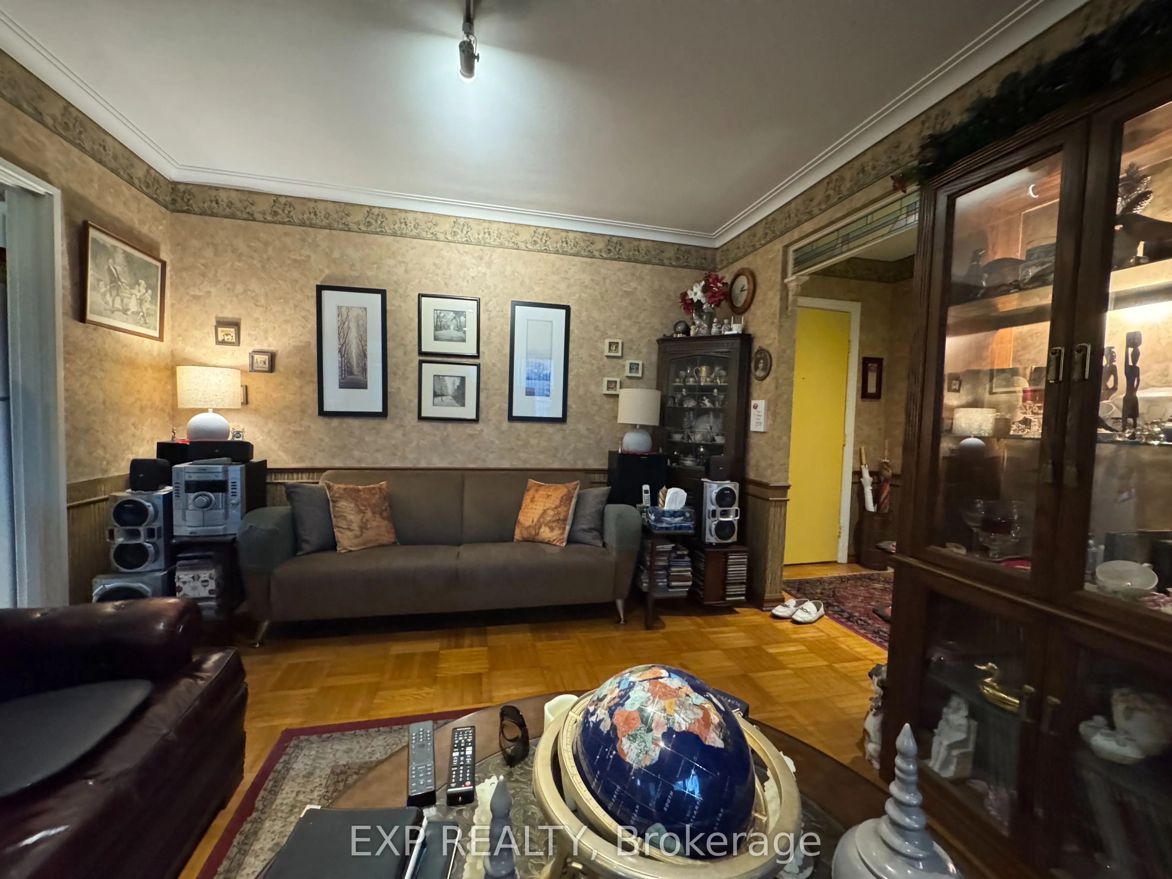 30 elm Avenue, #104