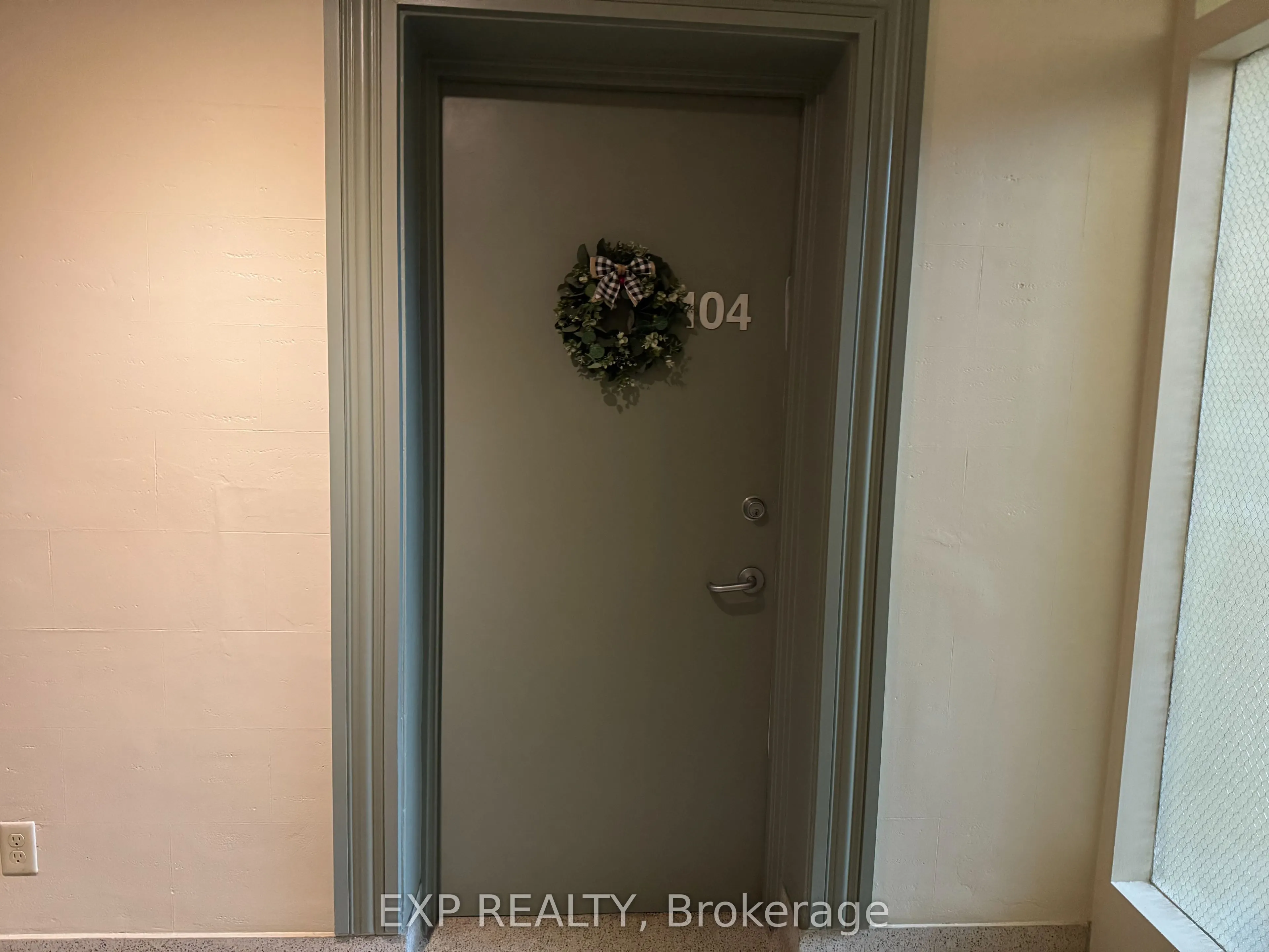 30 elm Avenue, #104