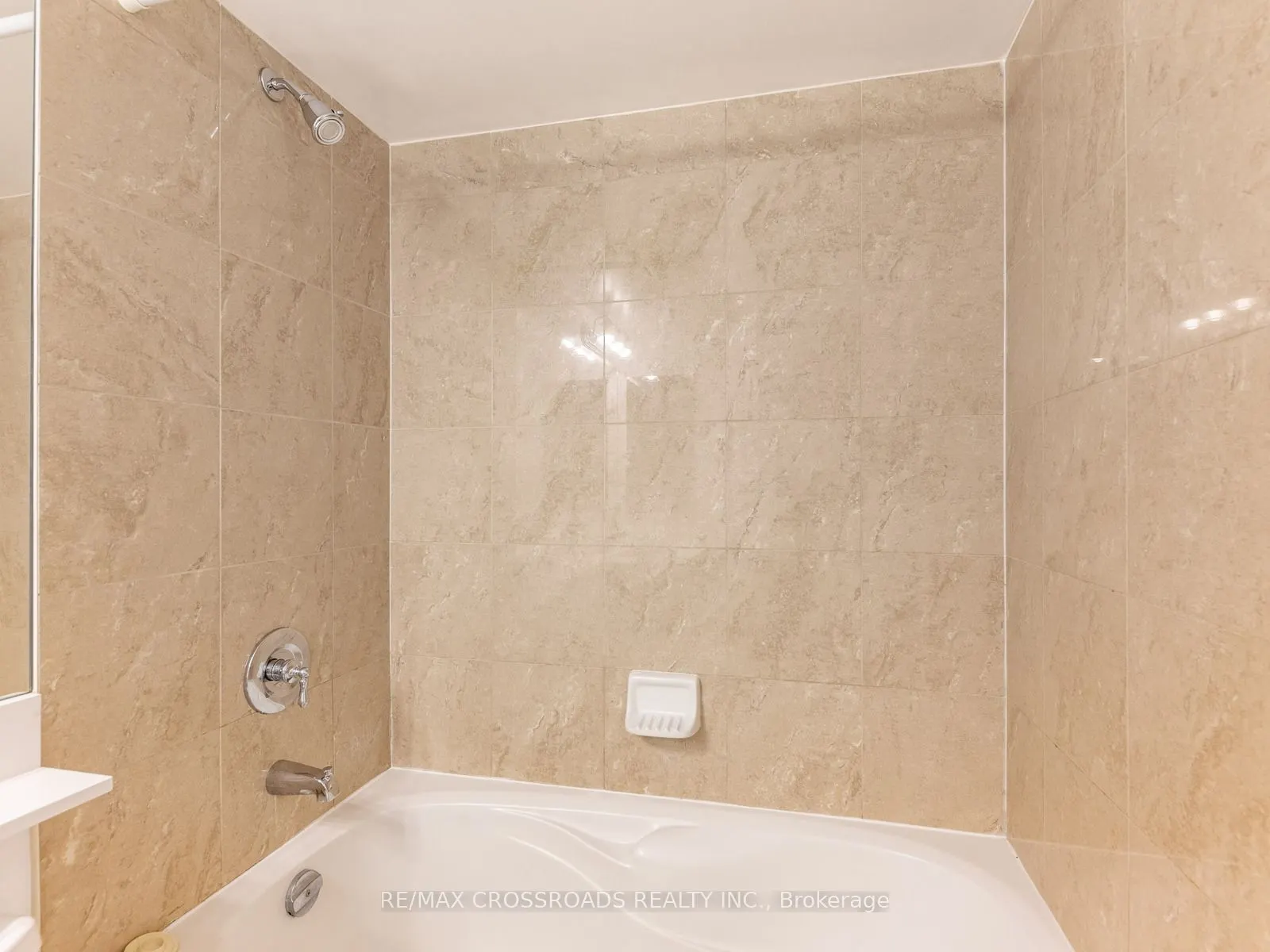 25 Greenview Avenue, #324