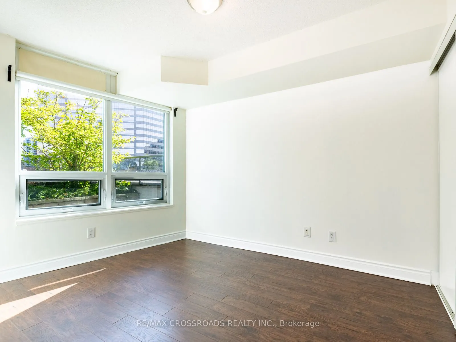 25 Greenview Avenue, #324