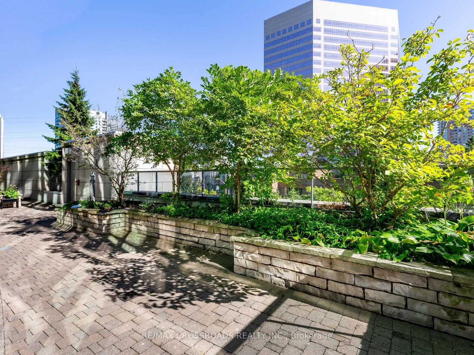 25 Greenview Avenue, #324