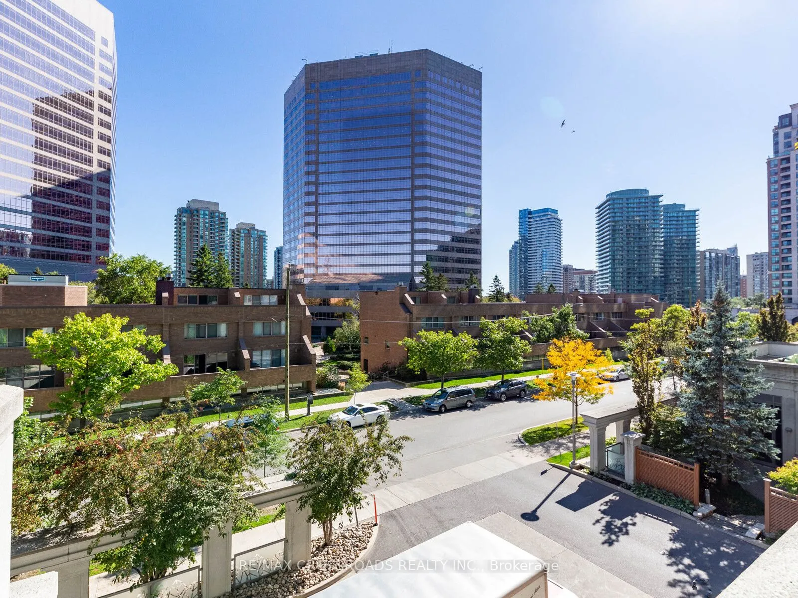 25 Greenview Avenue, #324