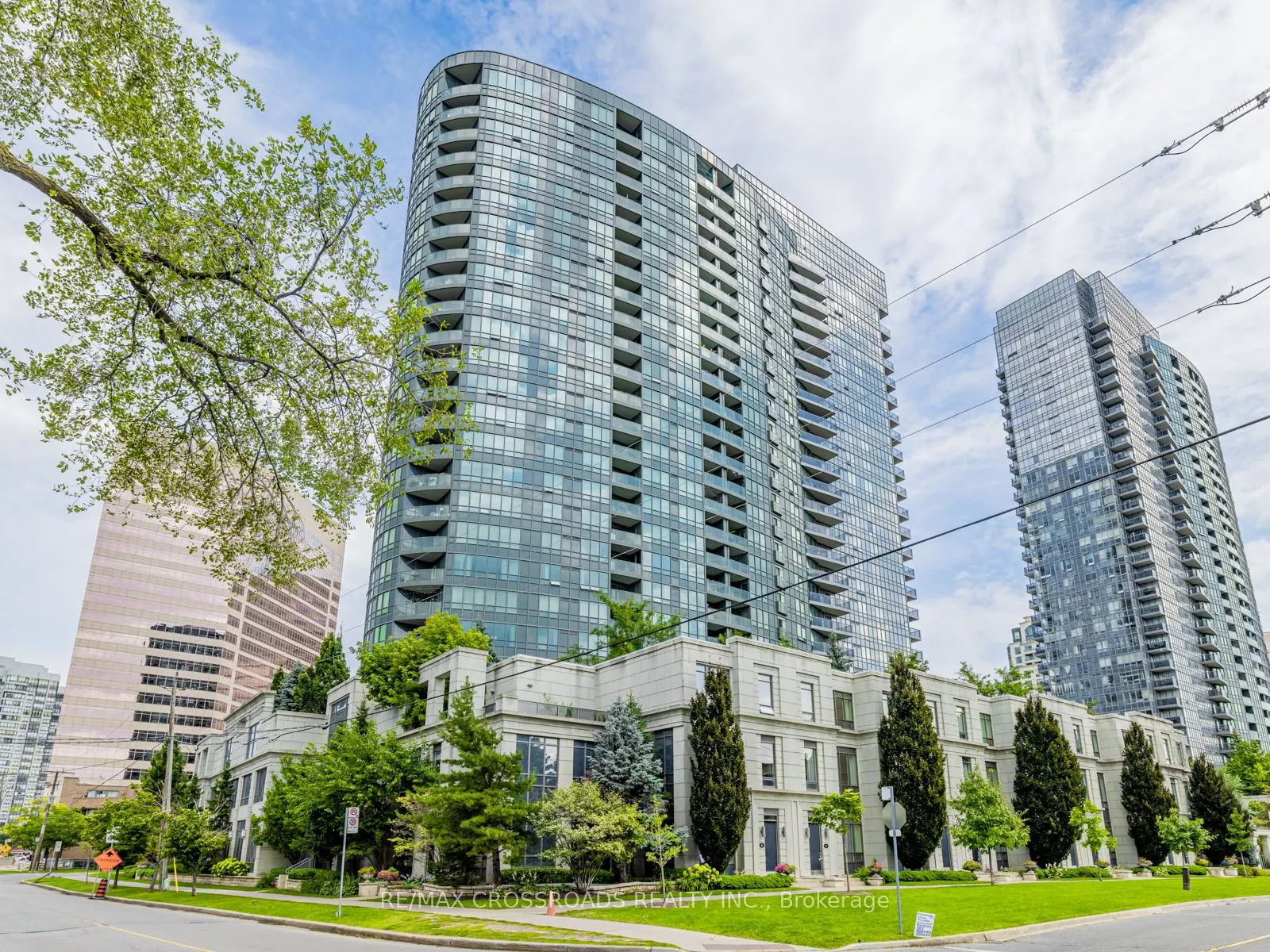 25 Greenview Avenue, #324