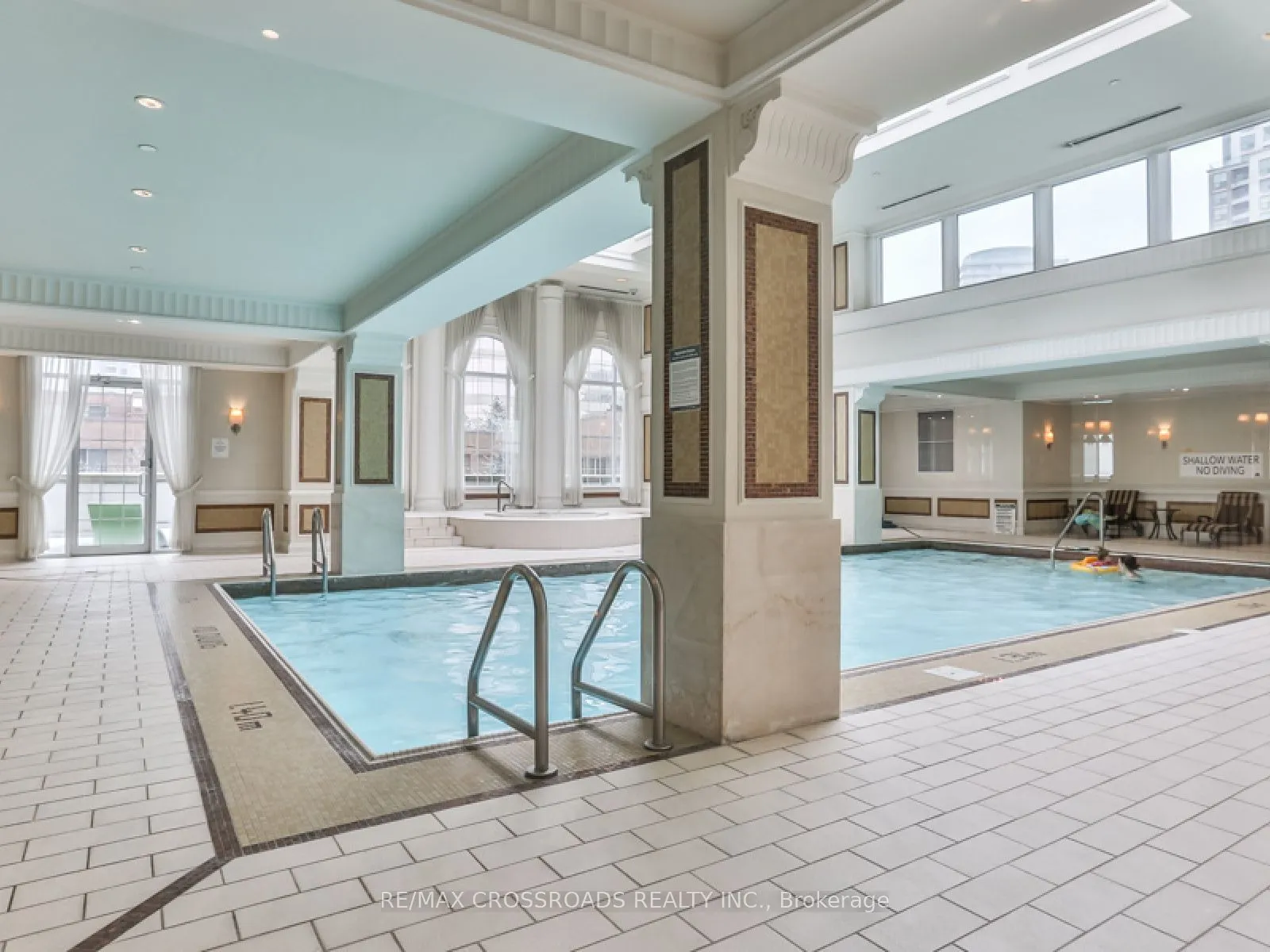 25 Greenview Avenue, #324