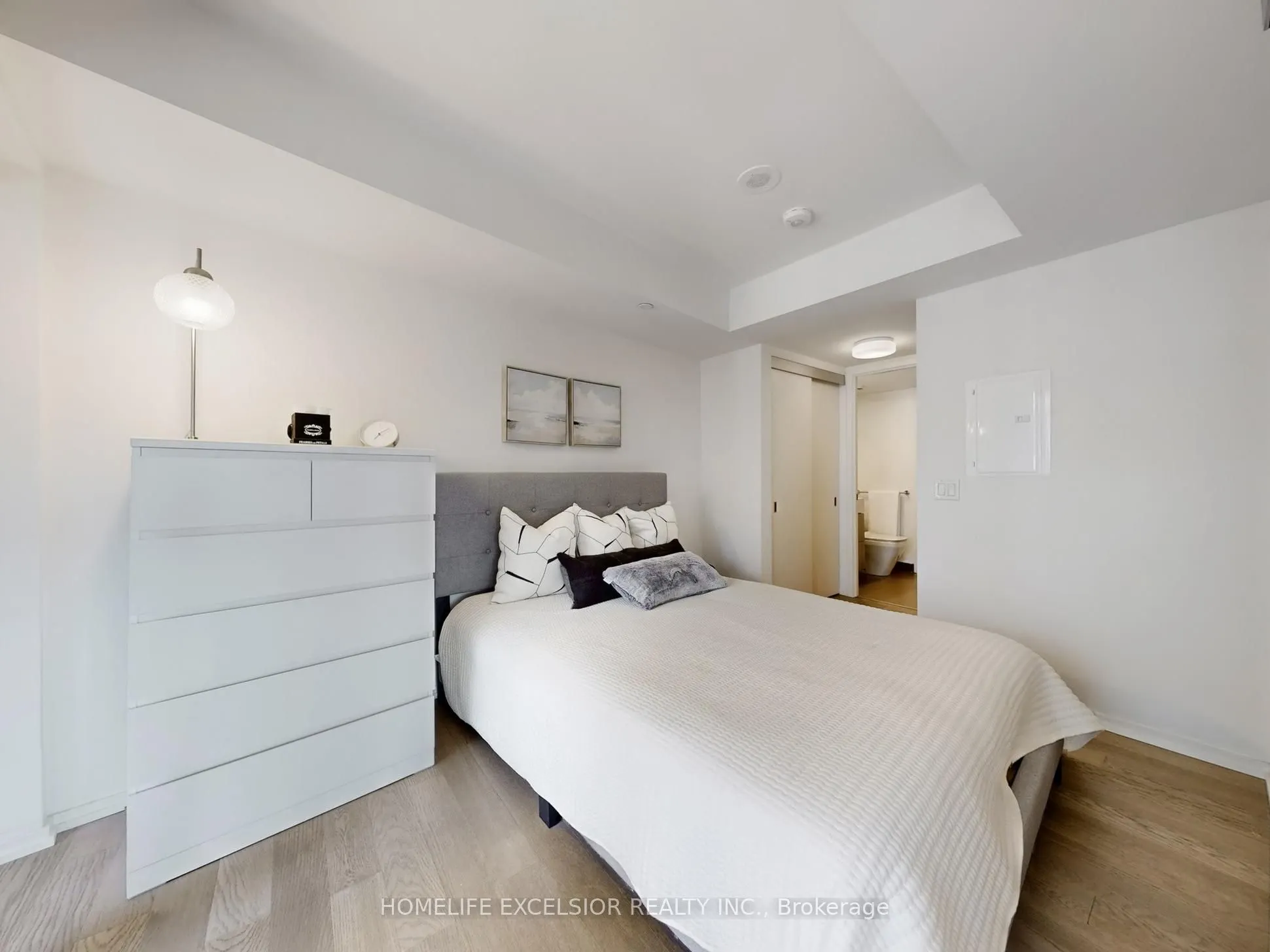 5 Soudan Avenue, #716