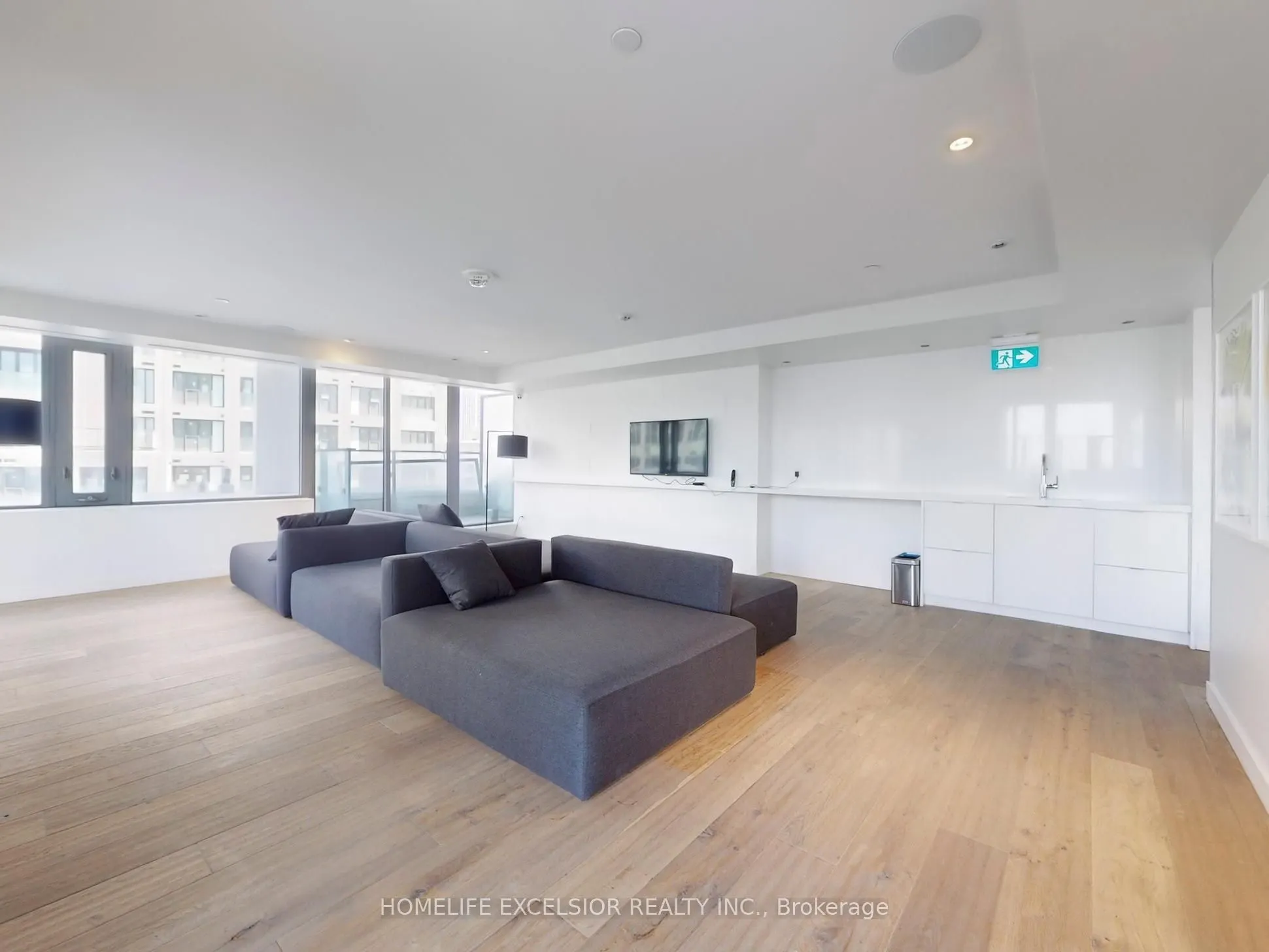 5 Soudan Avenue, #716