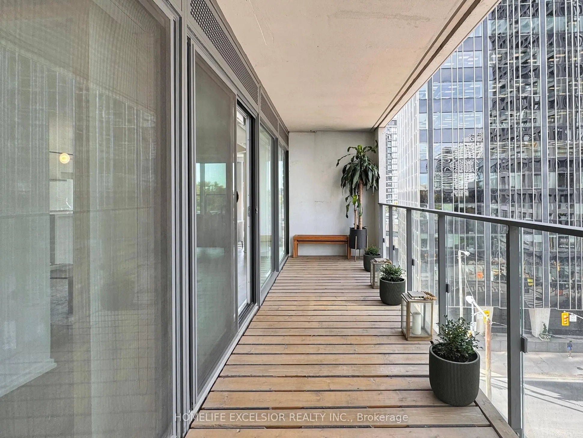 5 Soudan Avenue, #716