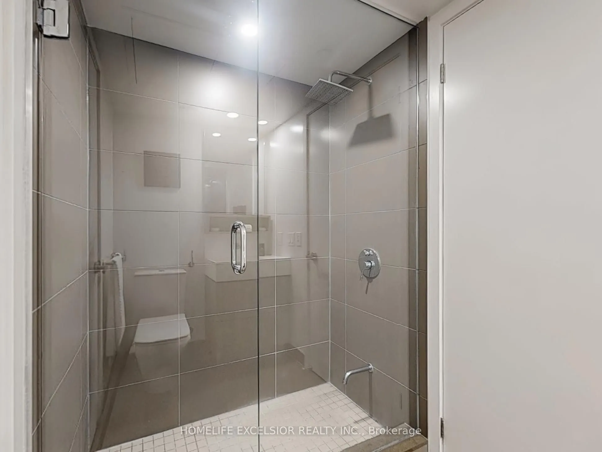 5 Soudan Avenue, #716