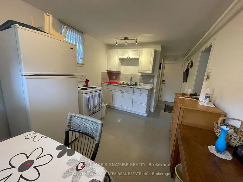 95 Braemar Avenue, #Lower