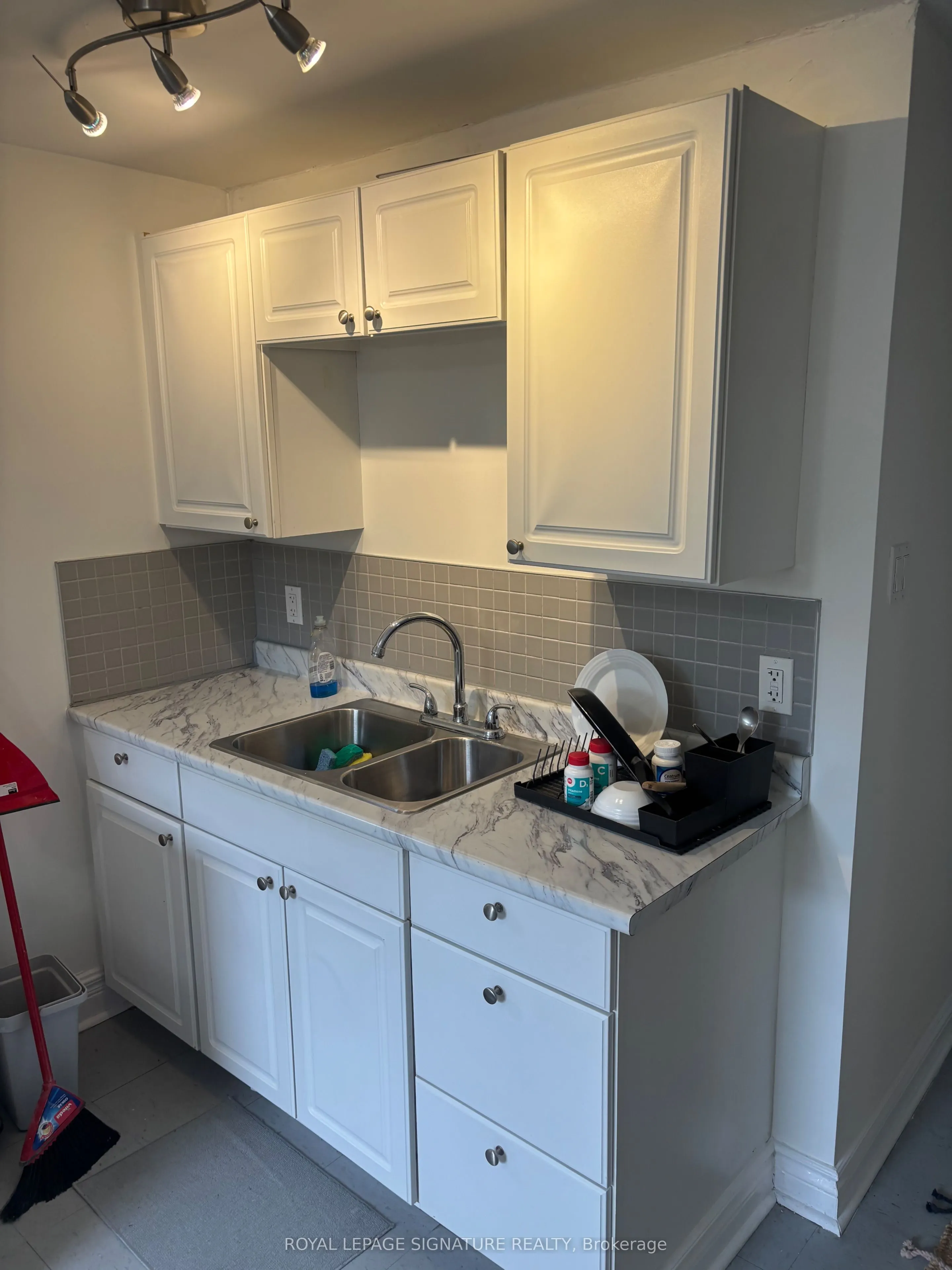 95 Braemar Avenue, #Lower