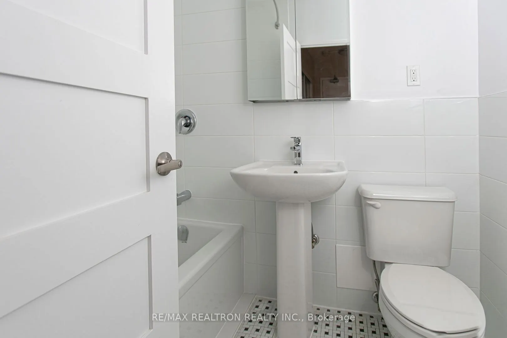 1291 Bayview Avenue, #408