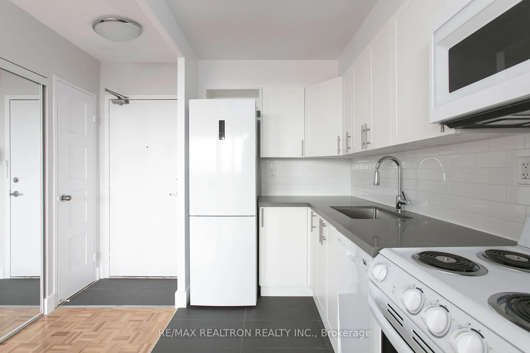 666 Spadina Avenue, #308