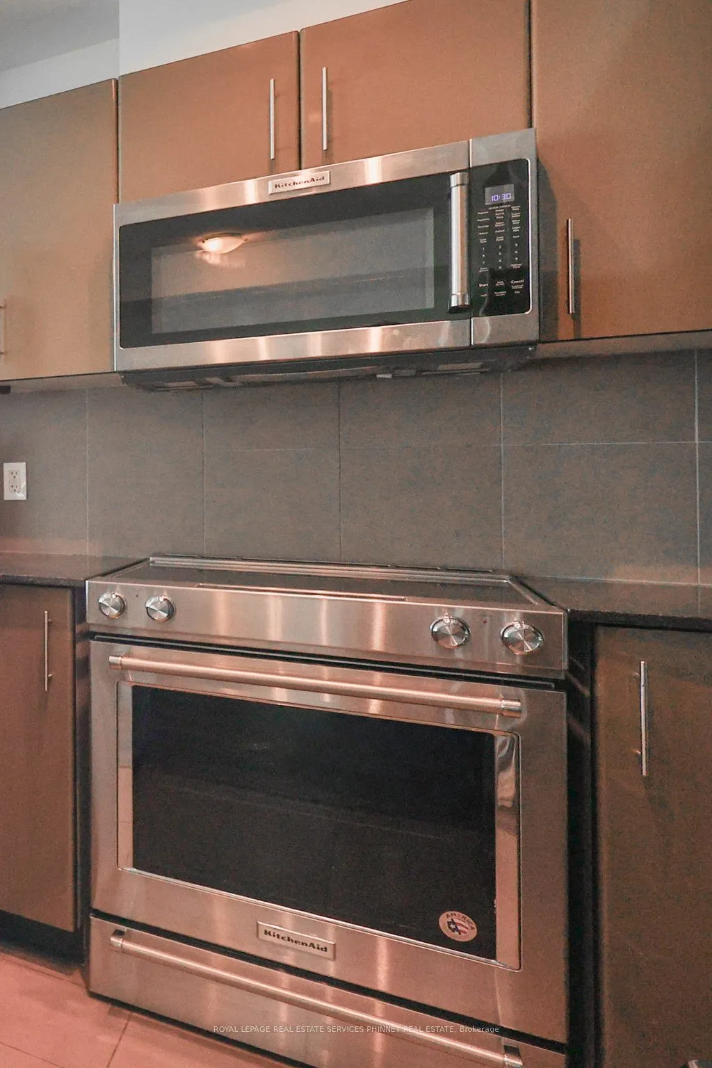 16 Yonge Street, #3109