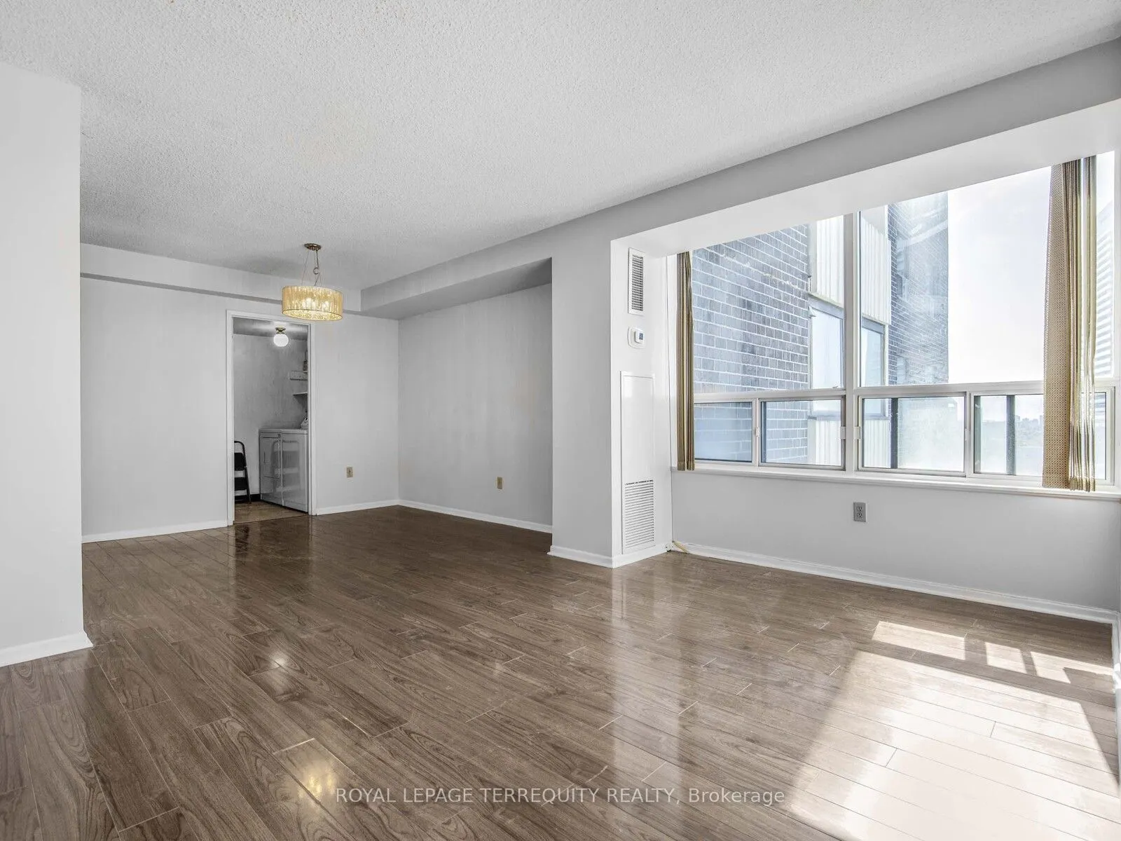 5 Old Sheppard Avenue